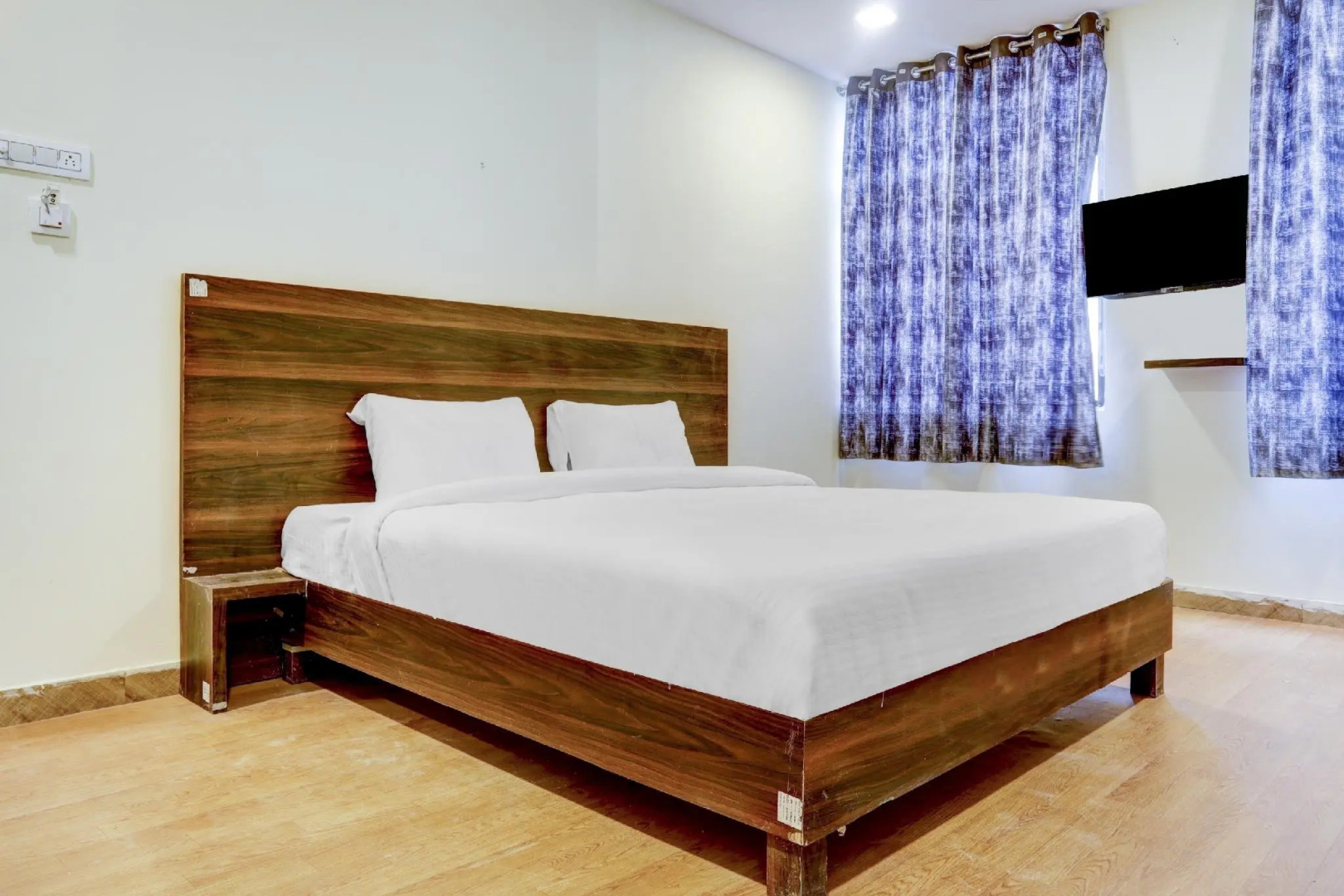 OYO Flagship 83265 Hotel R Square