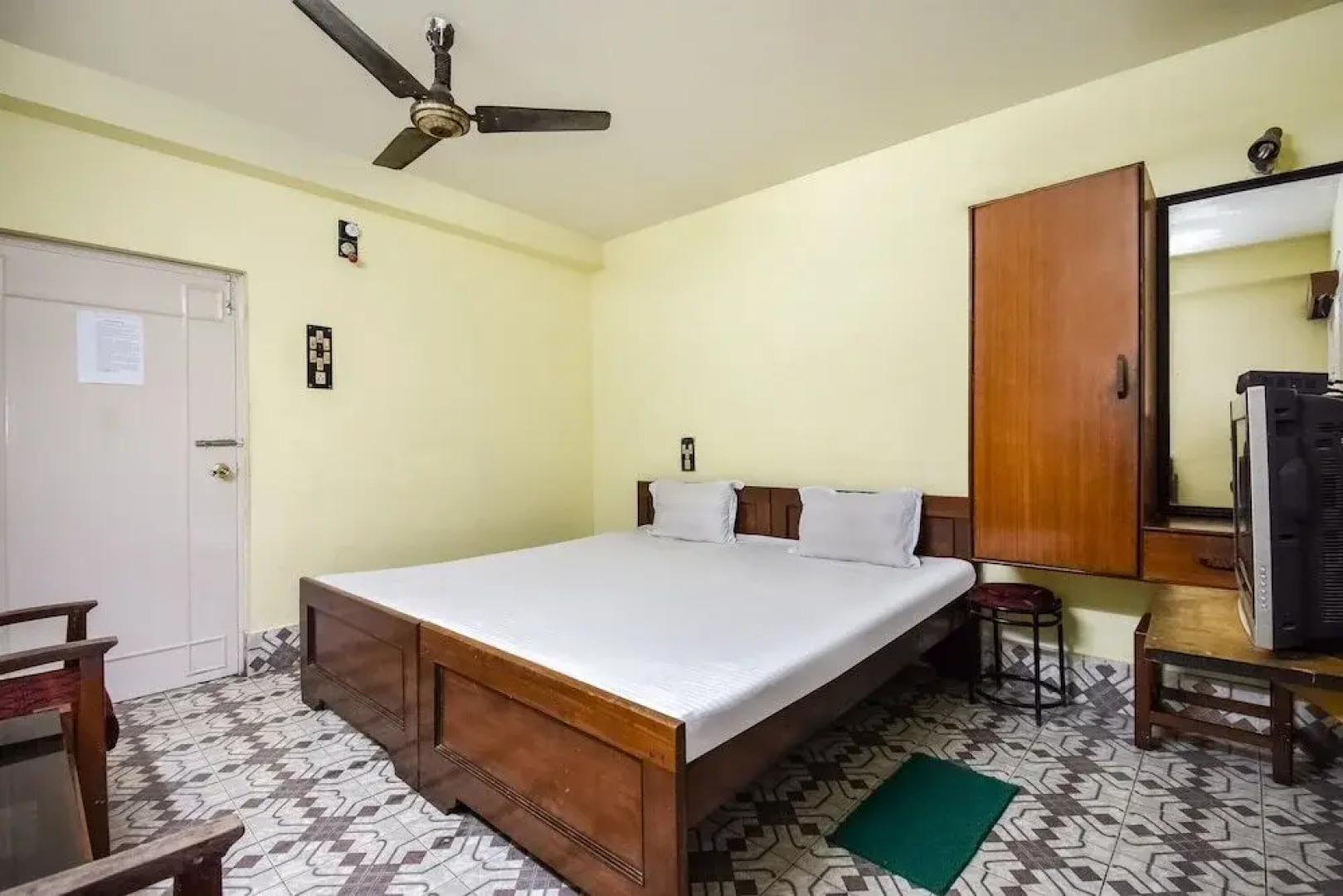 The Hotel Park by OYO Rooms