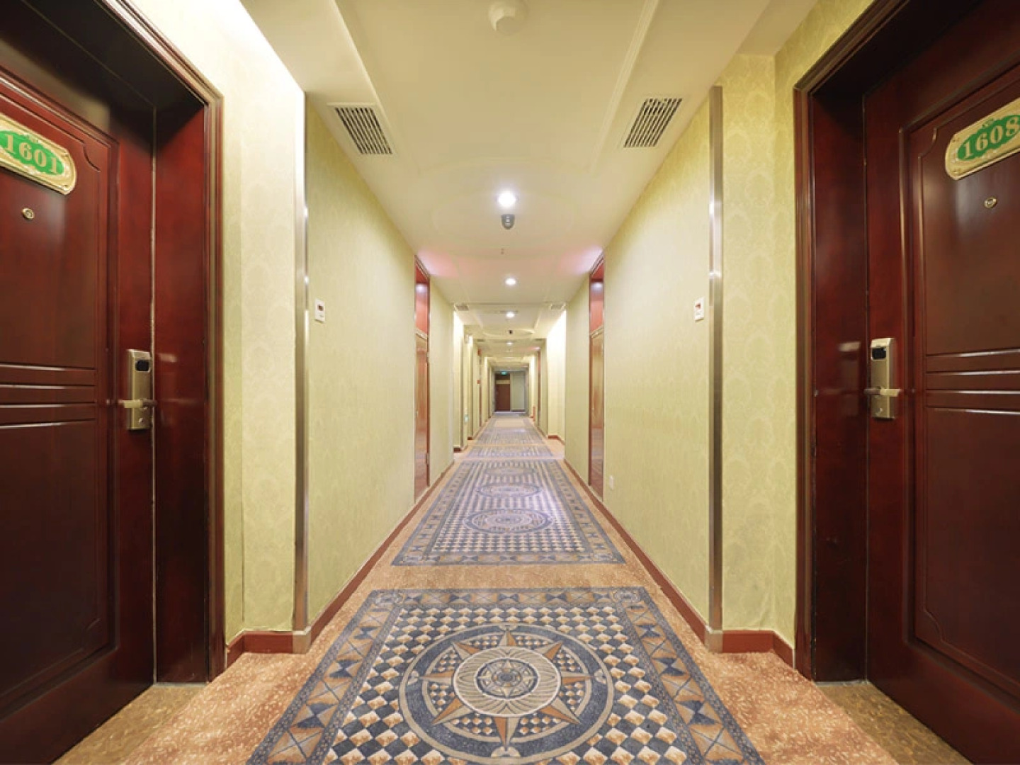 Vienna Hotel Qingyuan Lianjiang Road