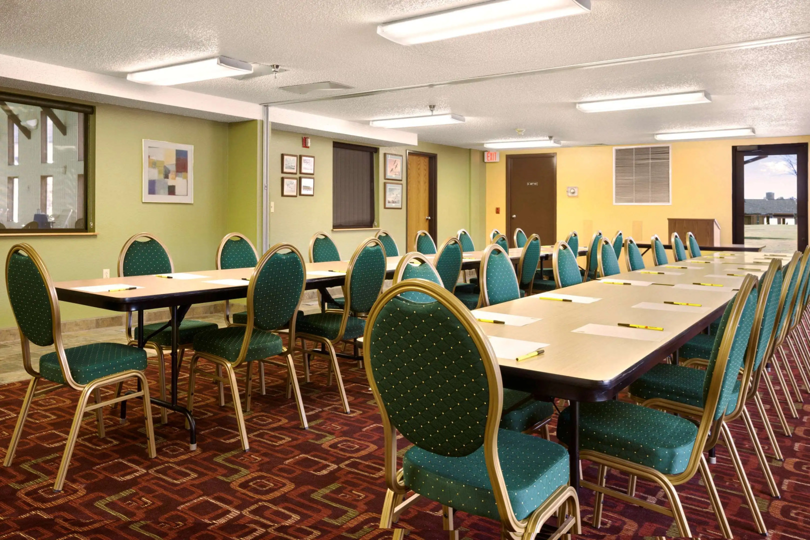 Super 8 by Wyndham Houghton