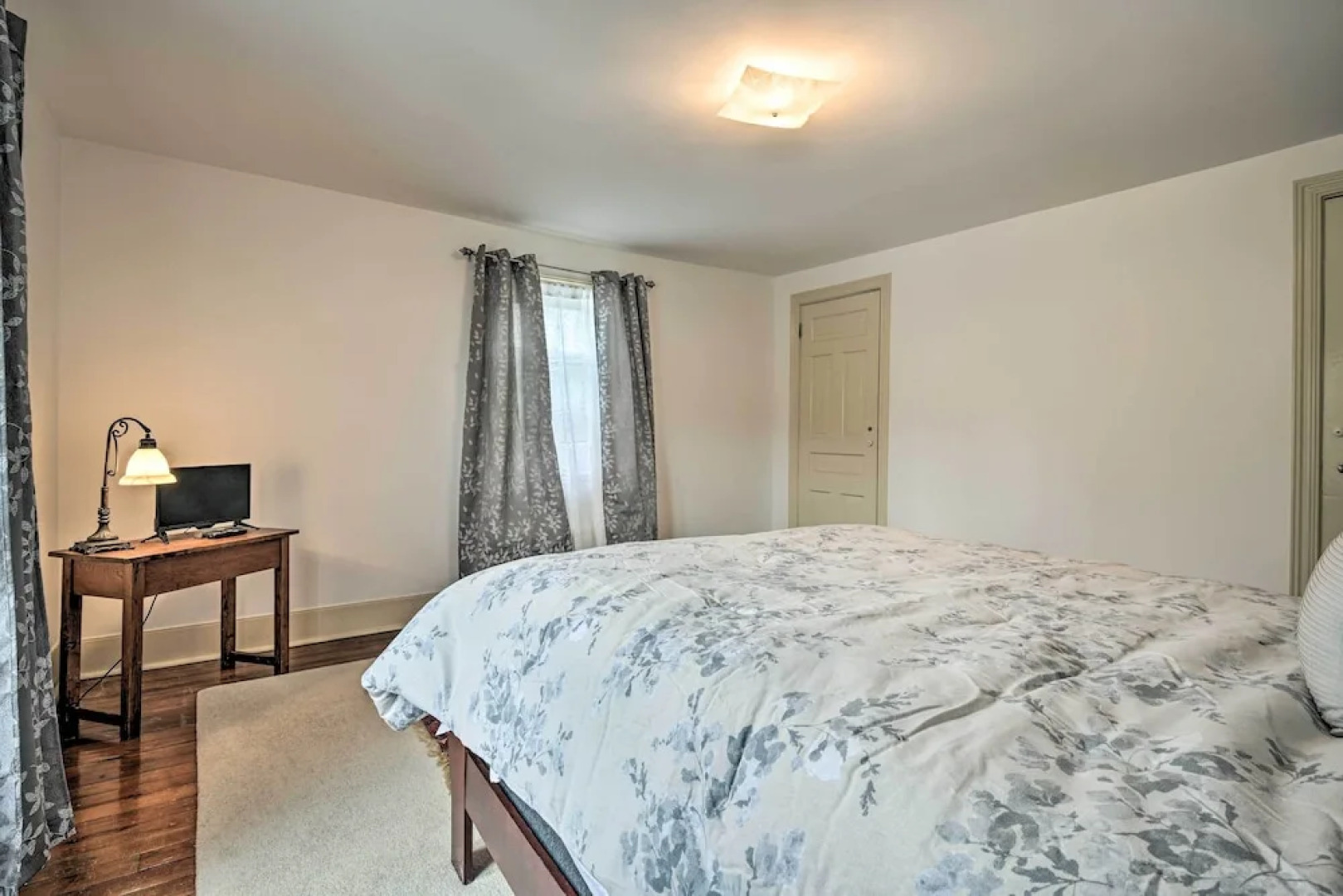 Spacious Getaway: 7 Mi to Whitetail Slopes!