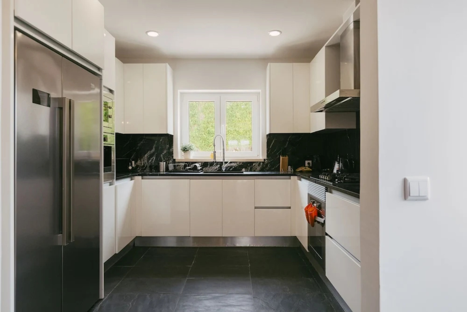 Torel Cliff Surf & Golf