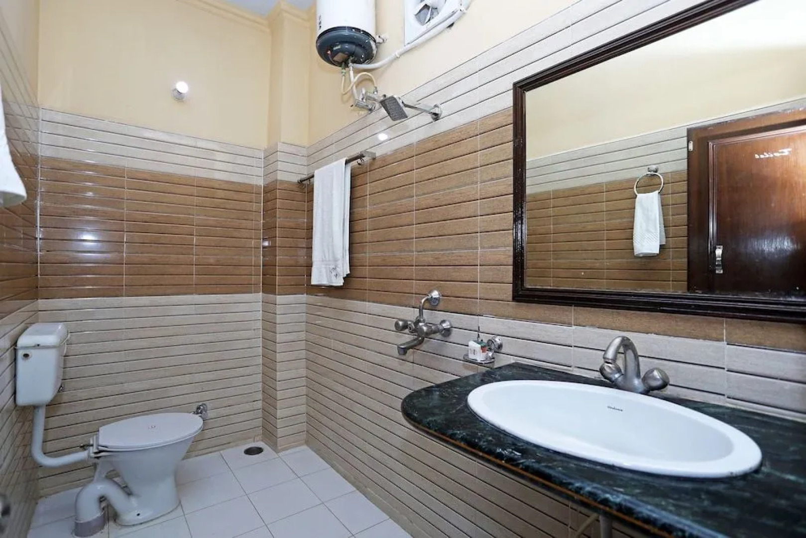 OYO 10444 Vasundhra INN