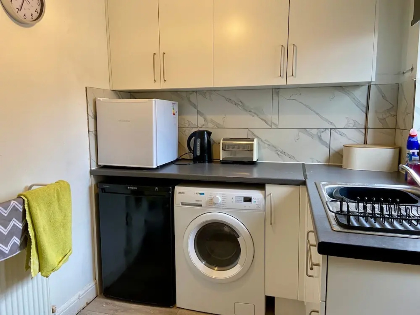 Comfortable 1 Bed Retreat in Batley - Sleeps 3