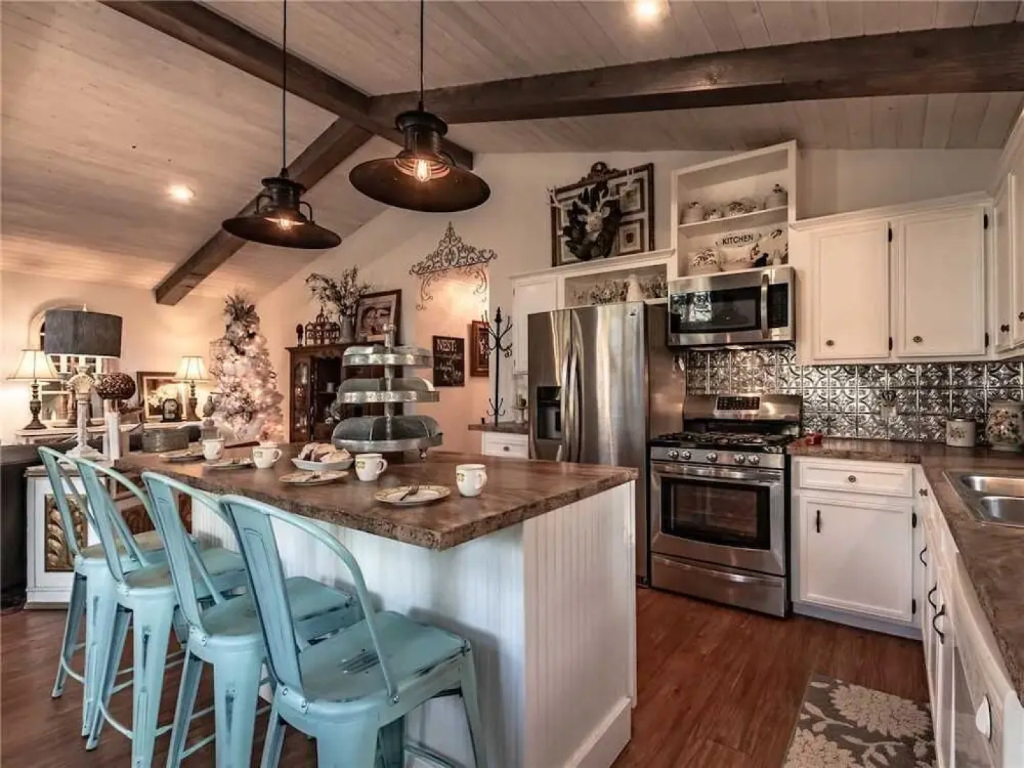 Bella Luna Cottage - Three Bedroom Cabin