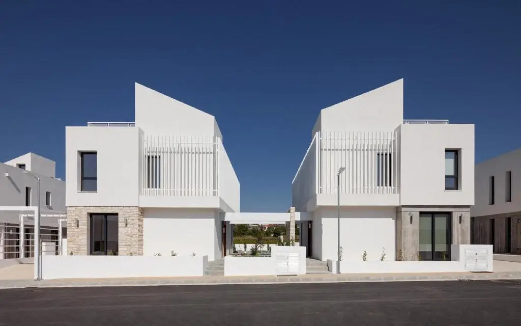 Avalon 1 Villa 6 communal pool
