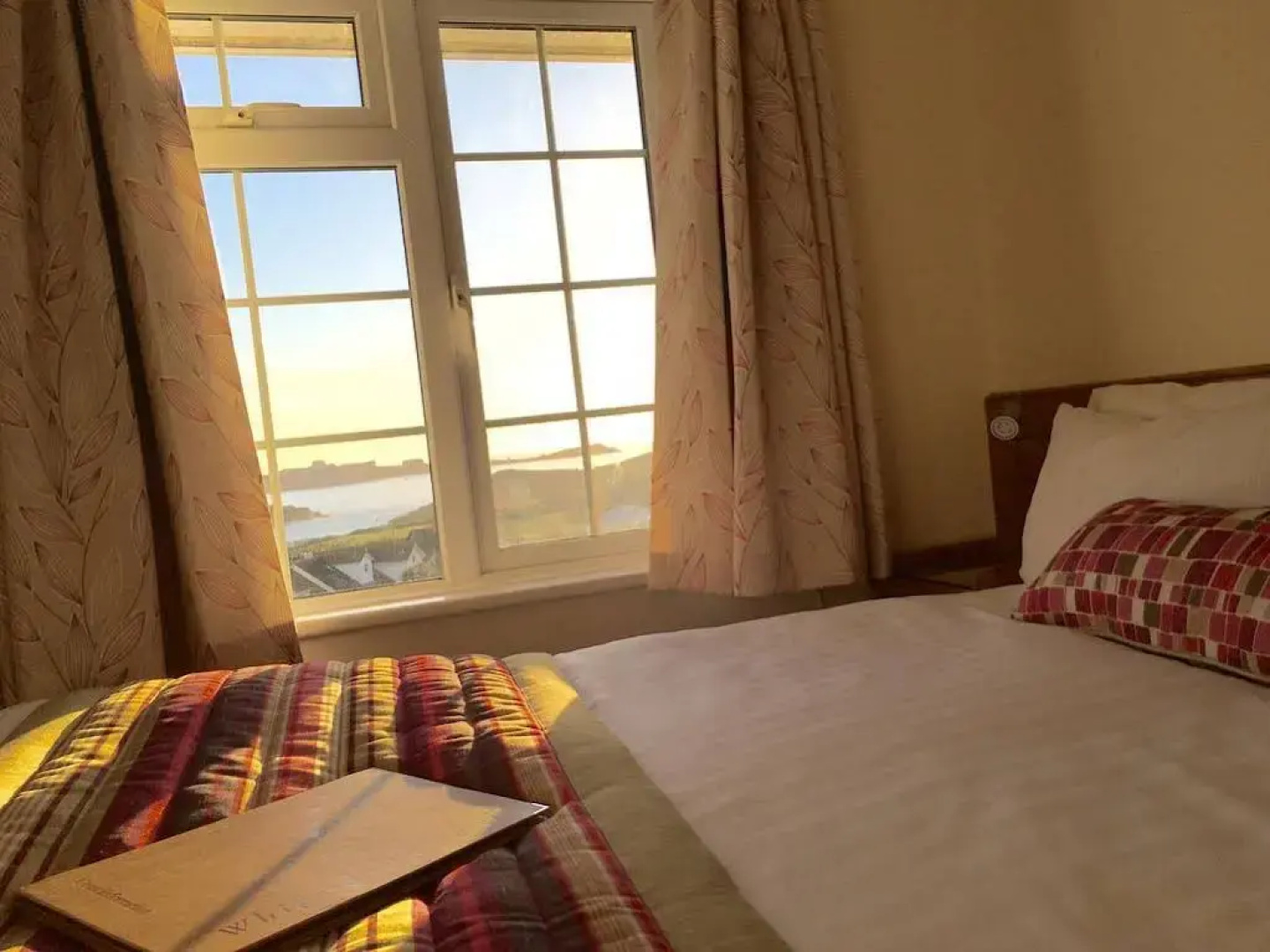 Whipsiderry Hotel