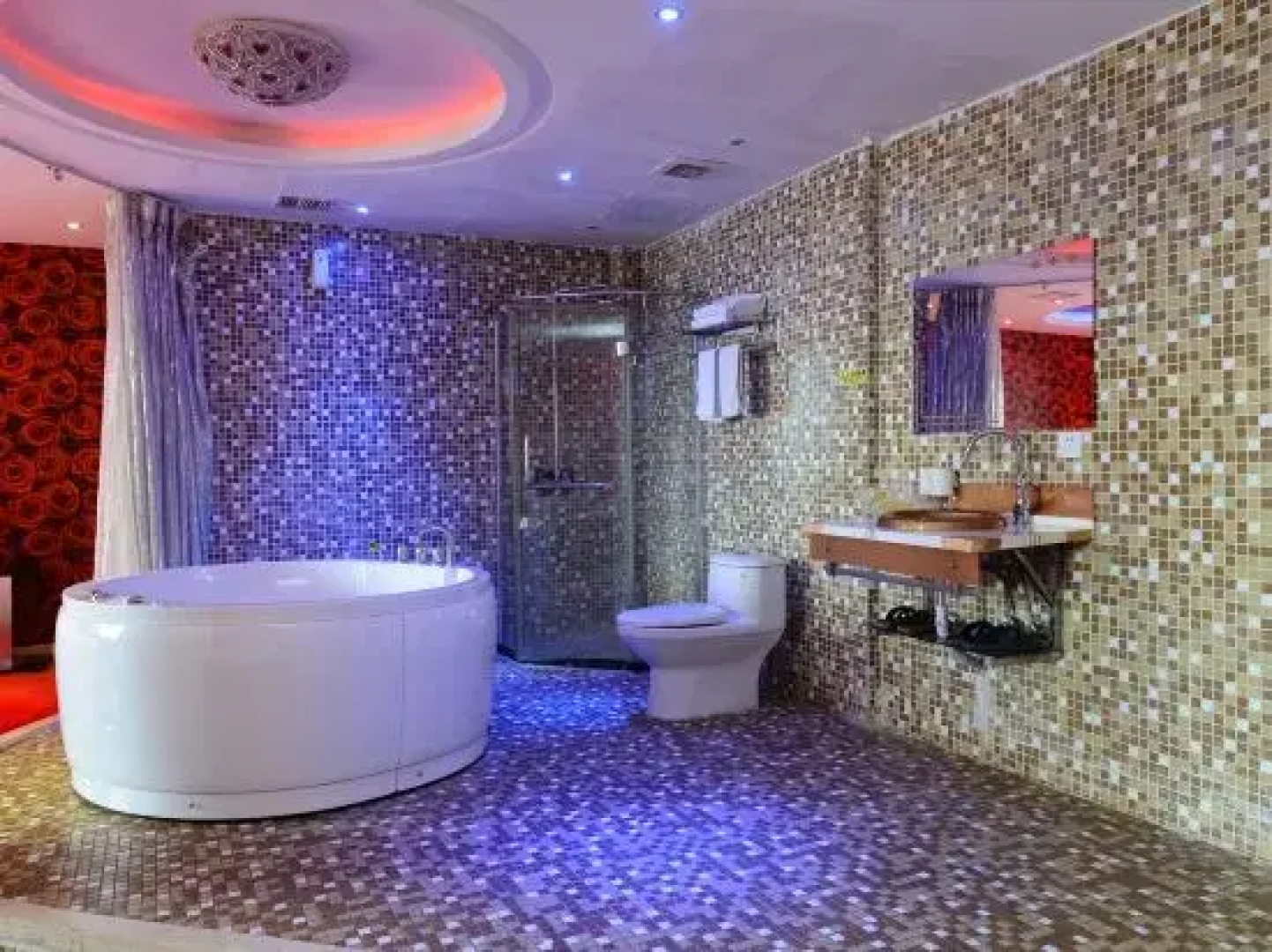 Jiujiang Coast Hotel (Happy City No.3 Middle School)