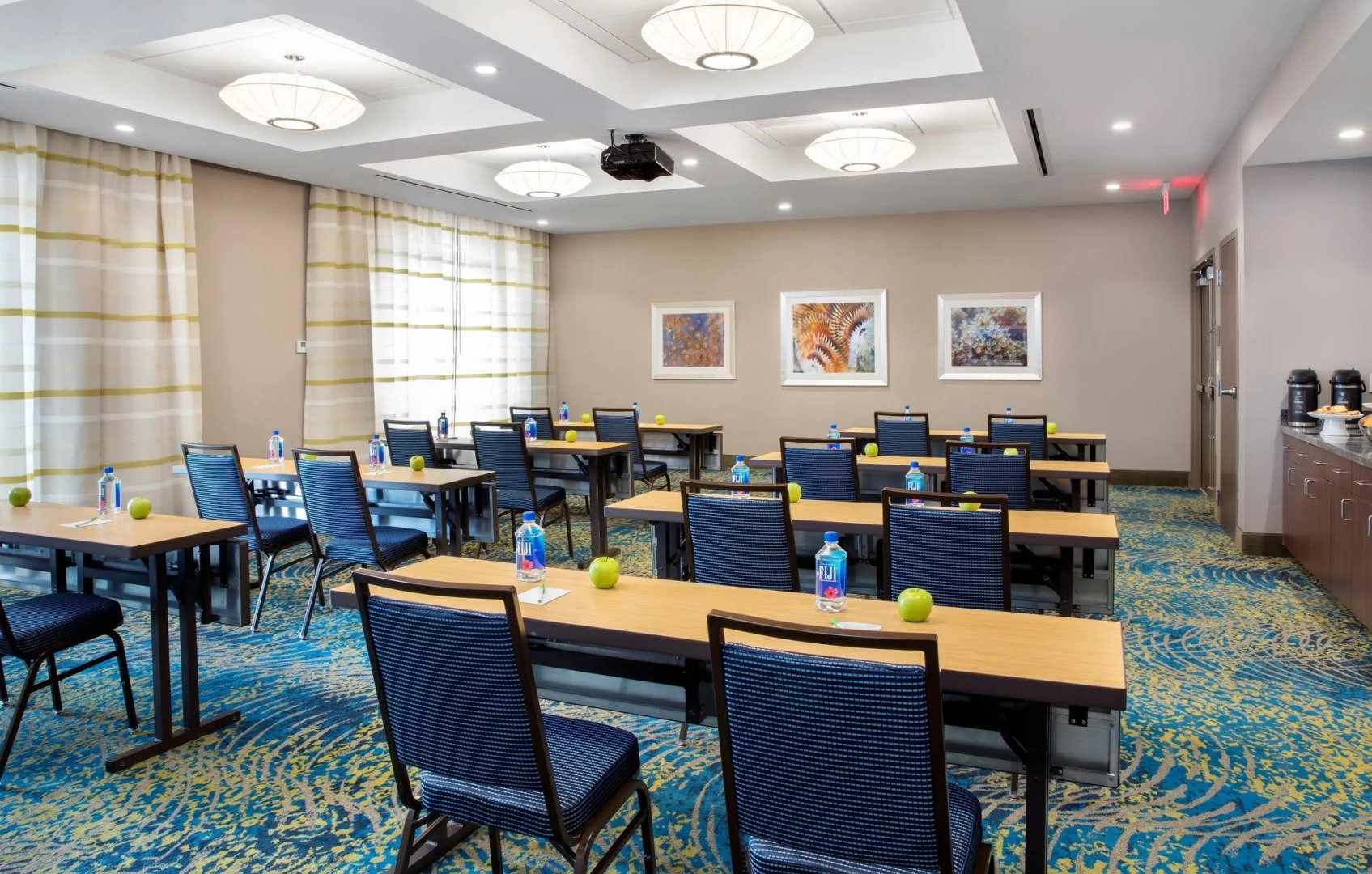 Courtyard by Marriott Faro Blanco Resort