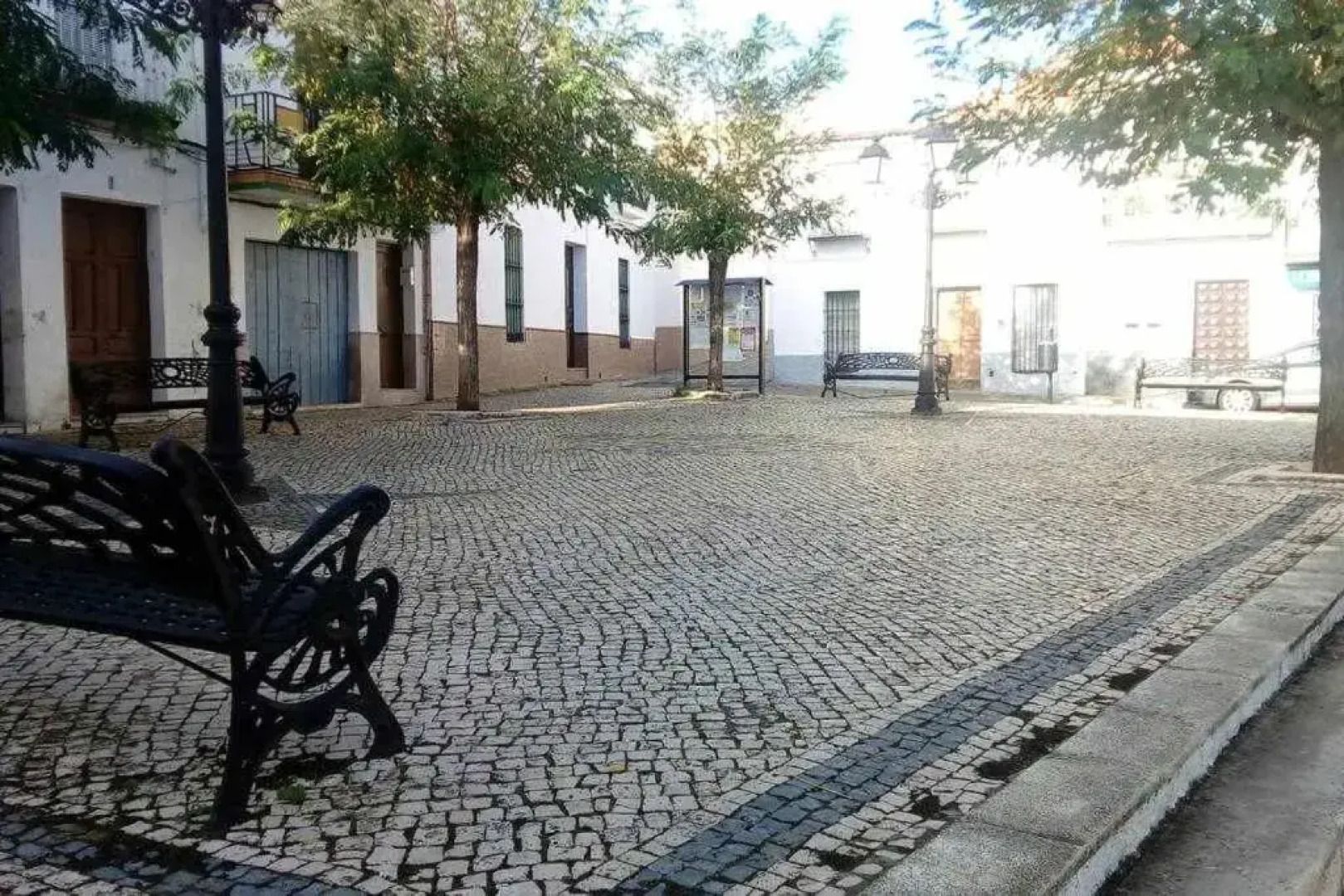 Casa con jacuzzi, sauna, bodeguita rociera y chimenea, de lujo