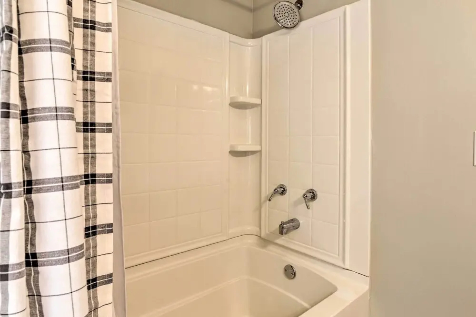 Morgantown Home w/ Patio: Near WVU Football!