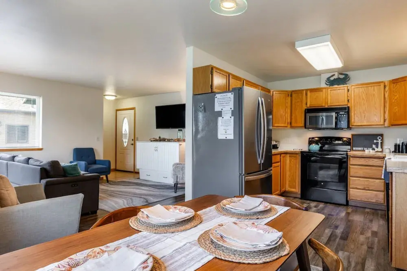 Seaside Getaway by Avantstay Deck w Views