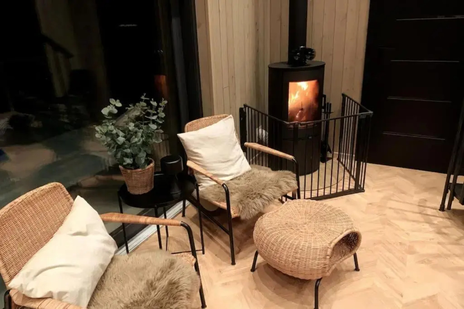 Skogly - Ny stor hytte, Unike Finnskogen