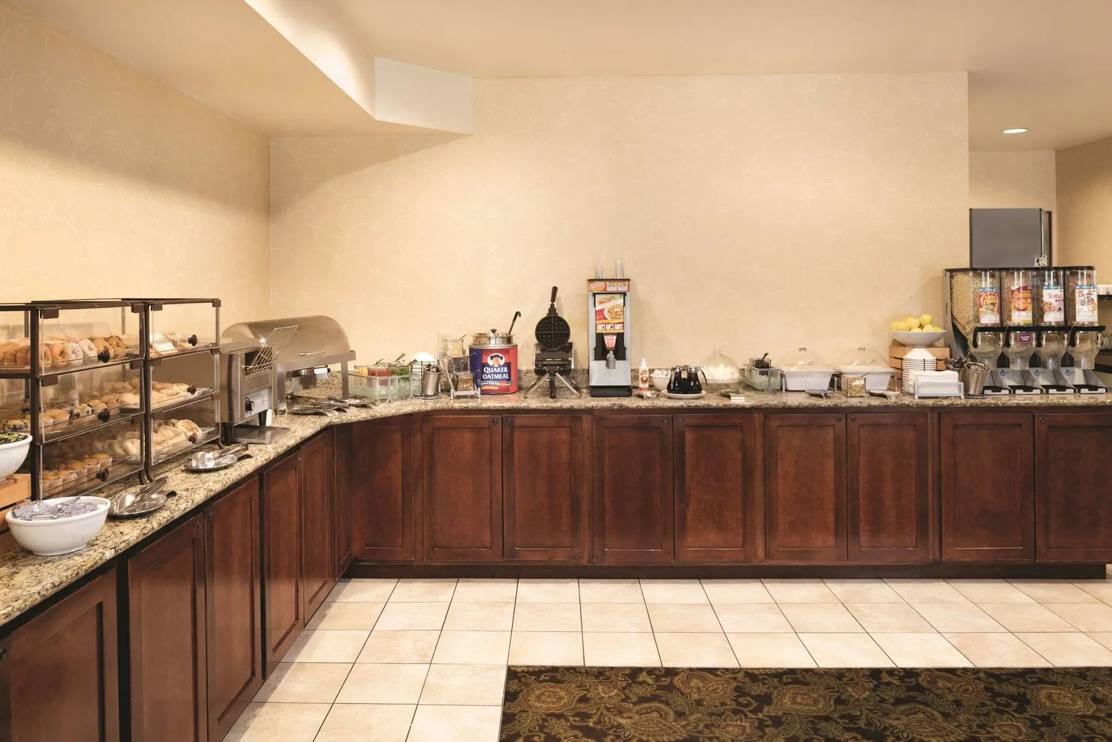 Country Inn & Suites by Radisson, Des Moines West, IA