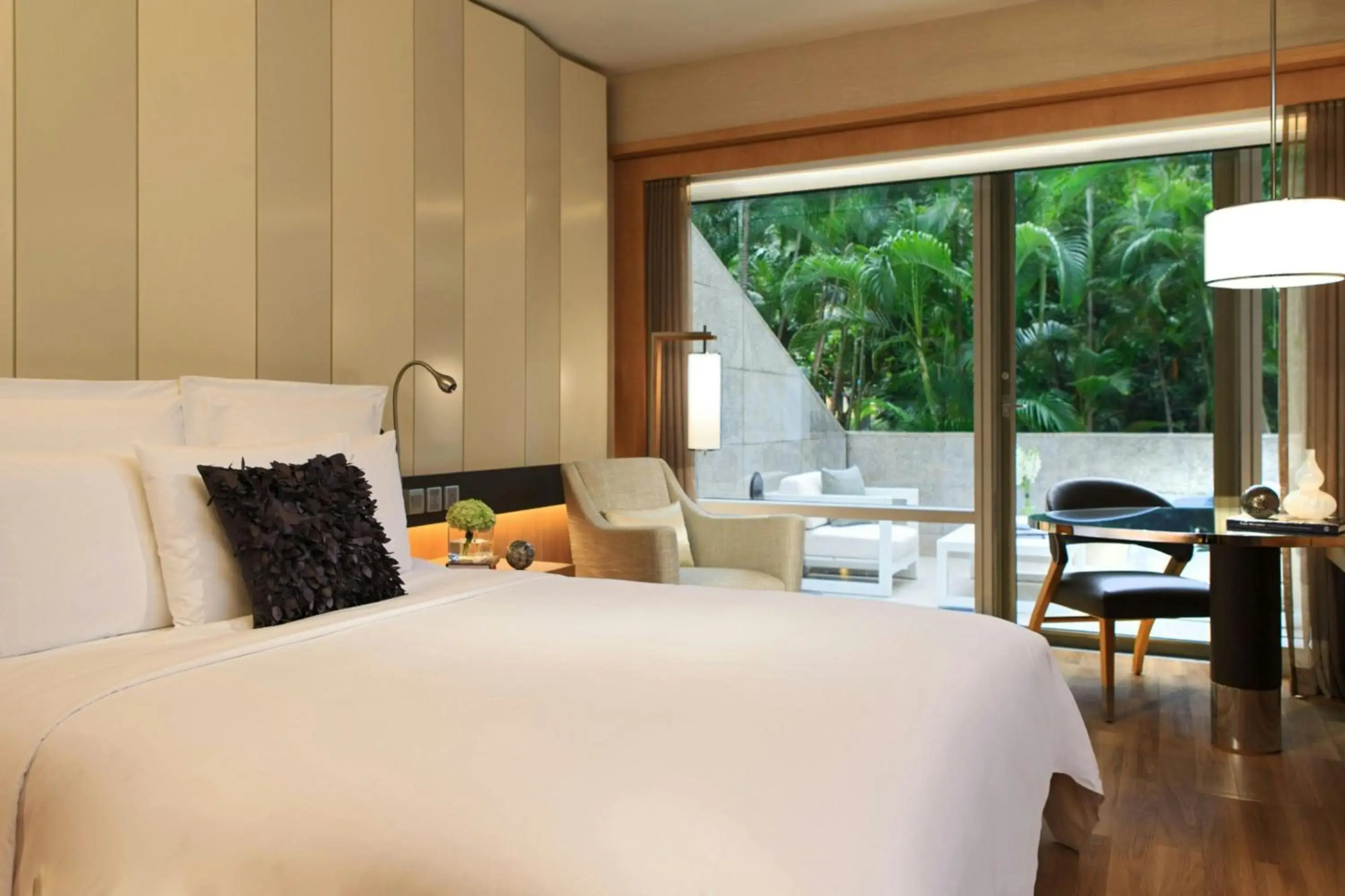 Renaissance Hong Kong Harbour View Hotel