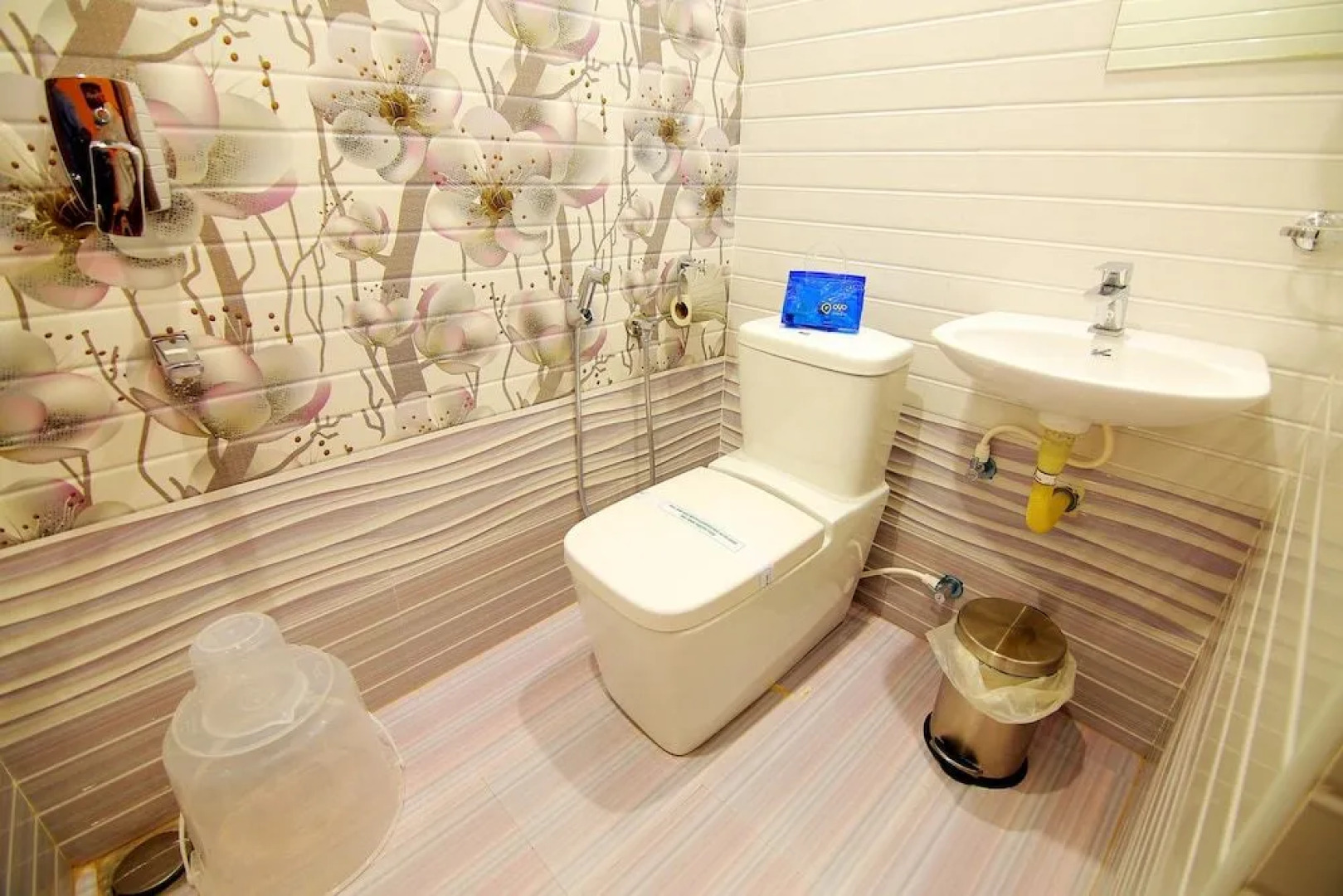 OYO 1889 Hotel AJ Park