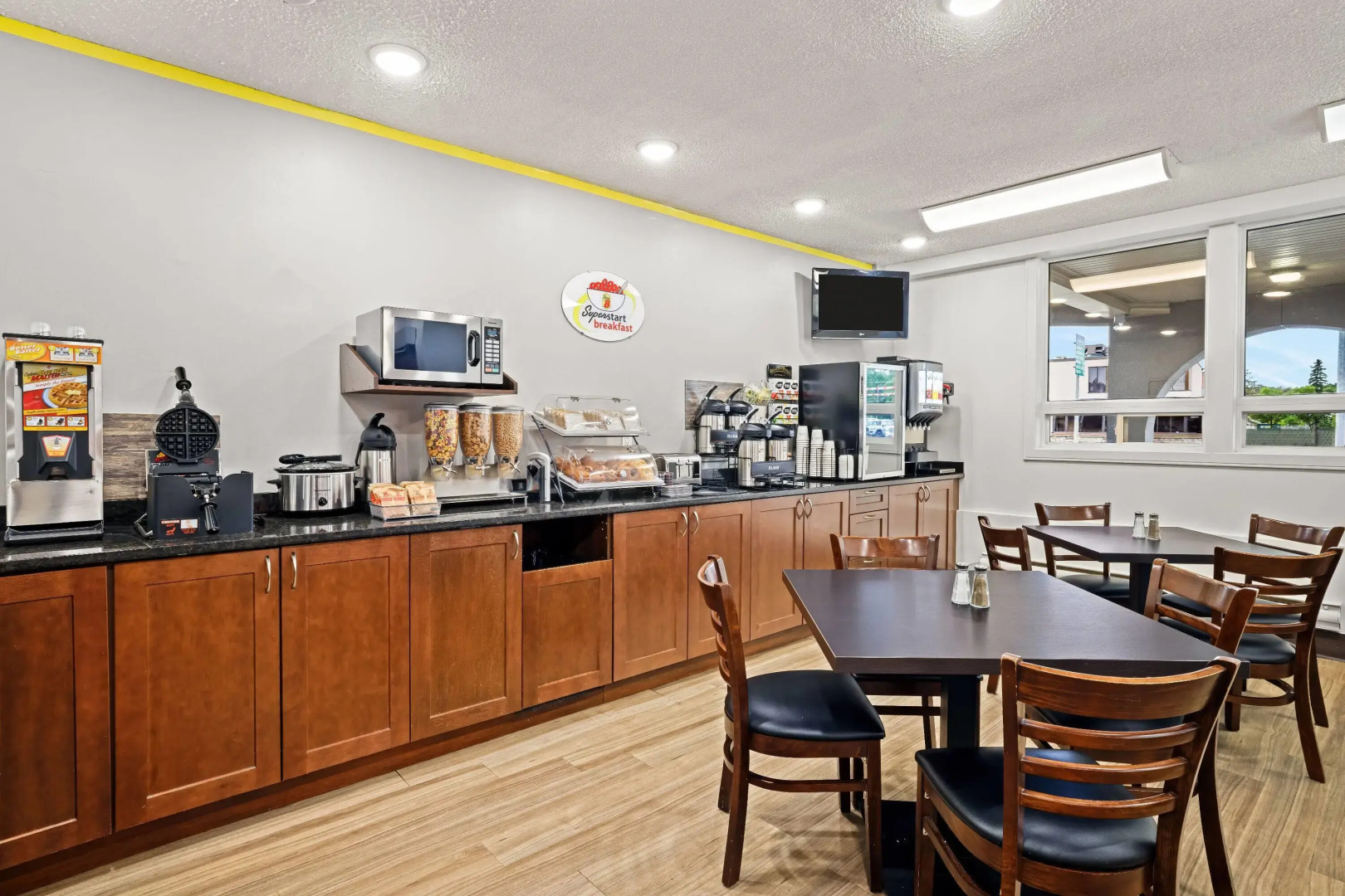 Super 8 by Wyndham Thunder Bay