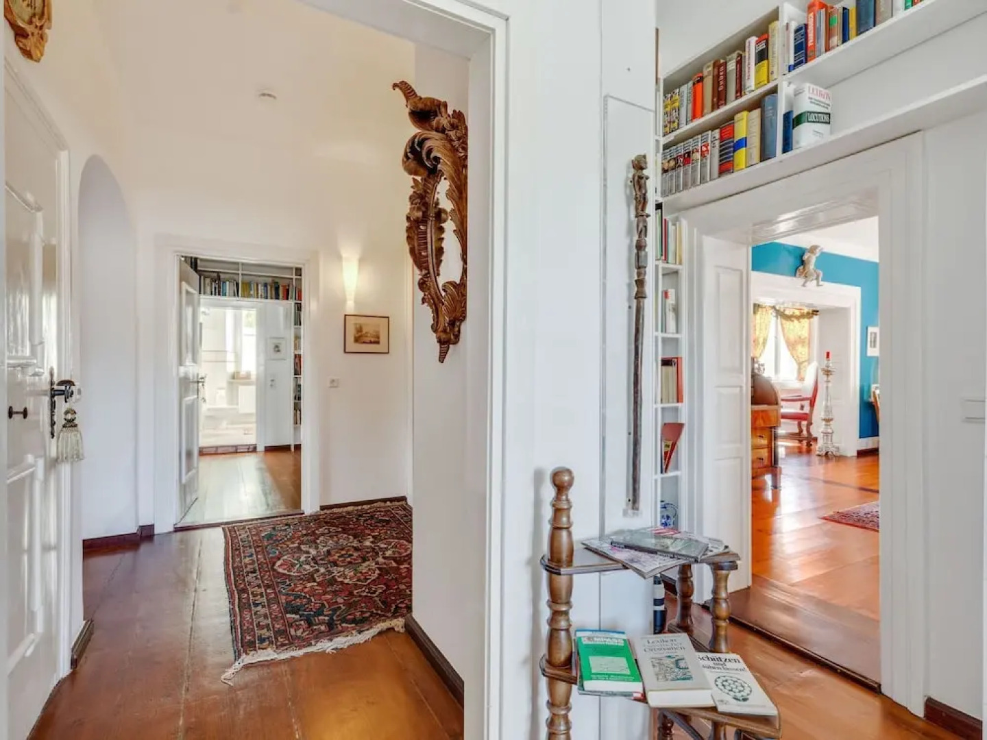 Lavish Castle in Riedenburg with Garden near Lake