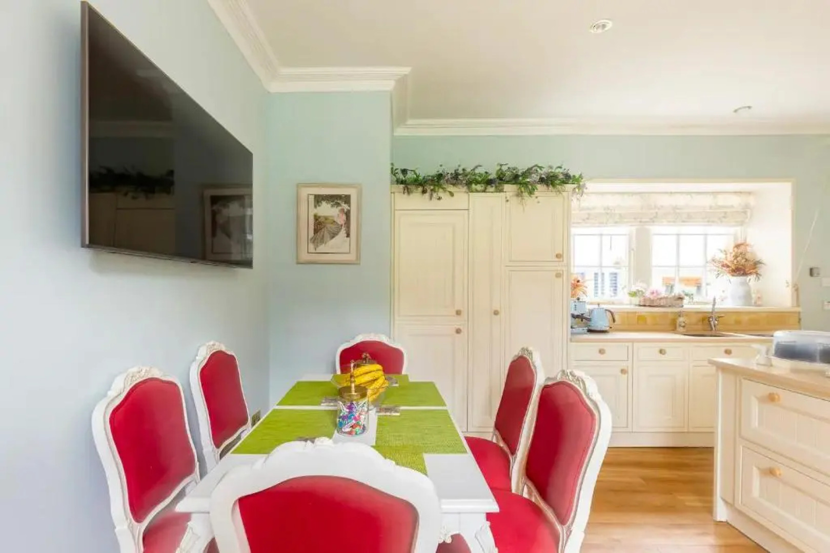 Luxury Scottish Manor House, jacuzzi & bbq cabin