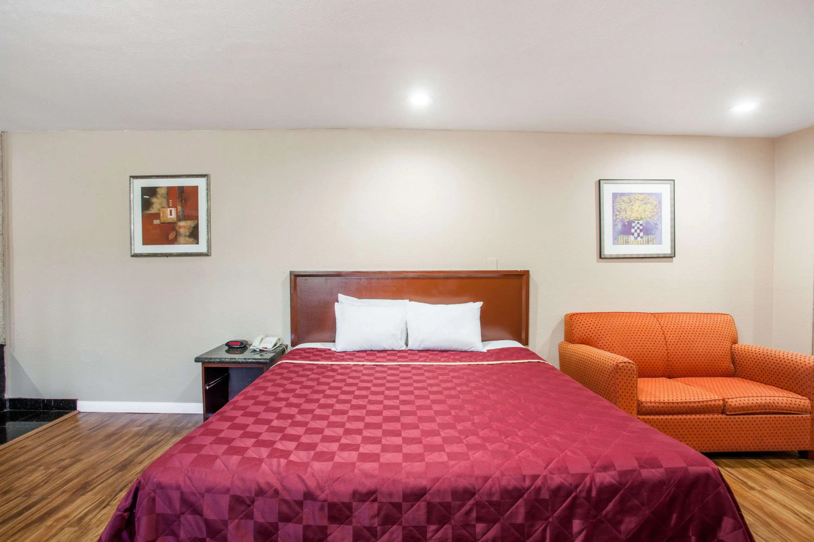 Express Inn & Suites