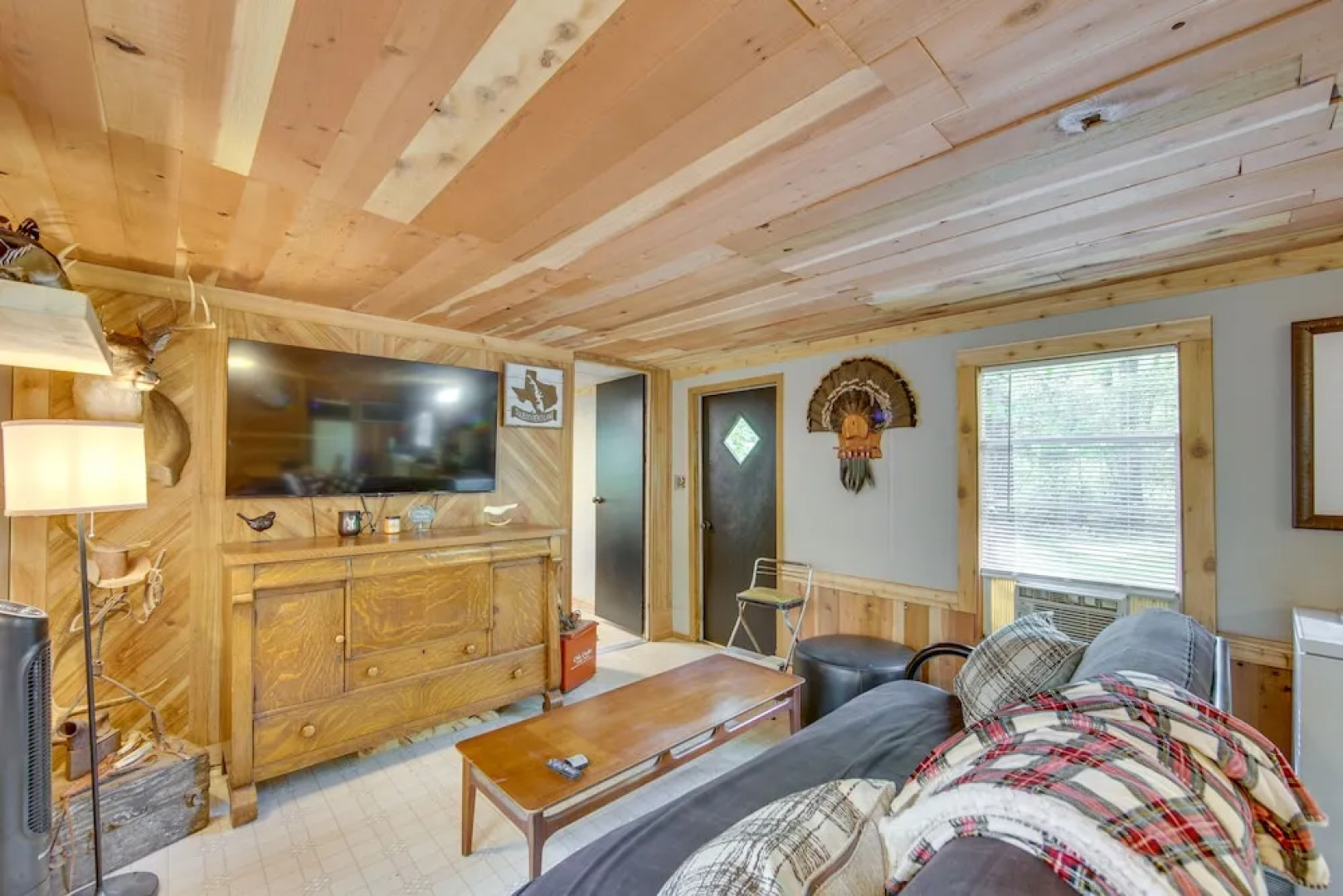 Hemphill Home w/ Community Perks < 1 Mi to Water!