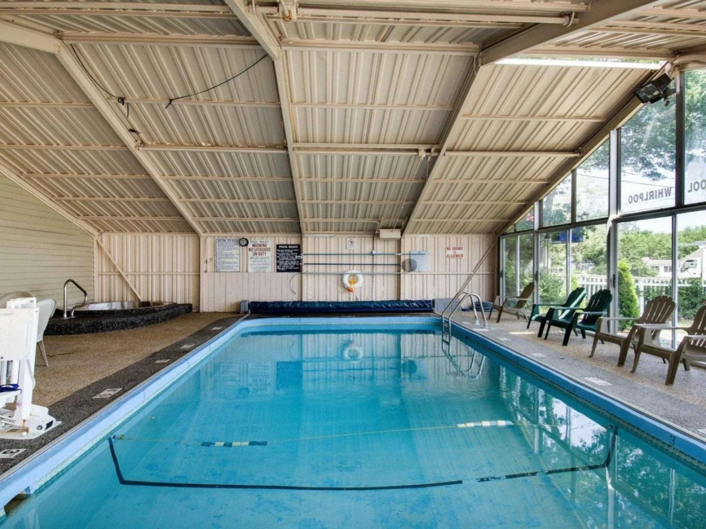 Econo Lodge by Choice - Cape Cod