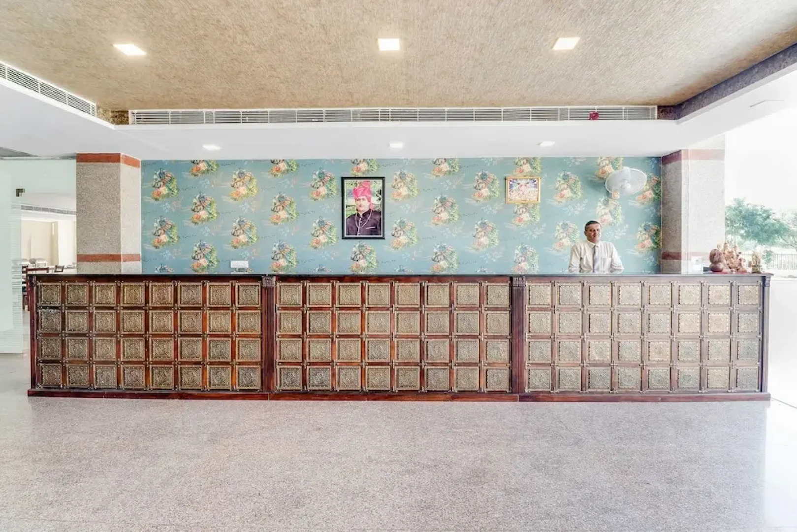 Capital O 48521 Hotel Bhanwar Singh Palace