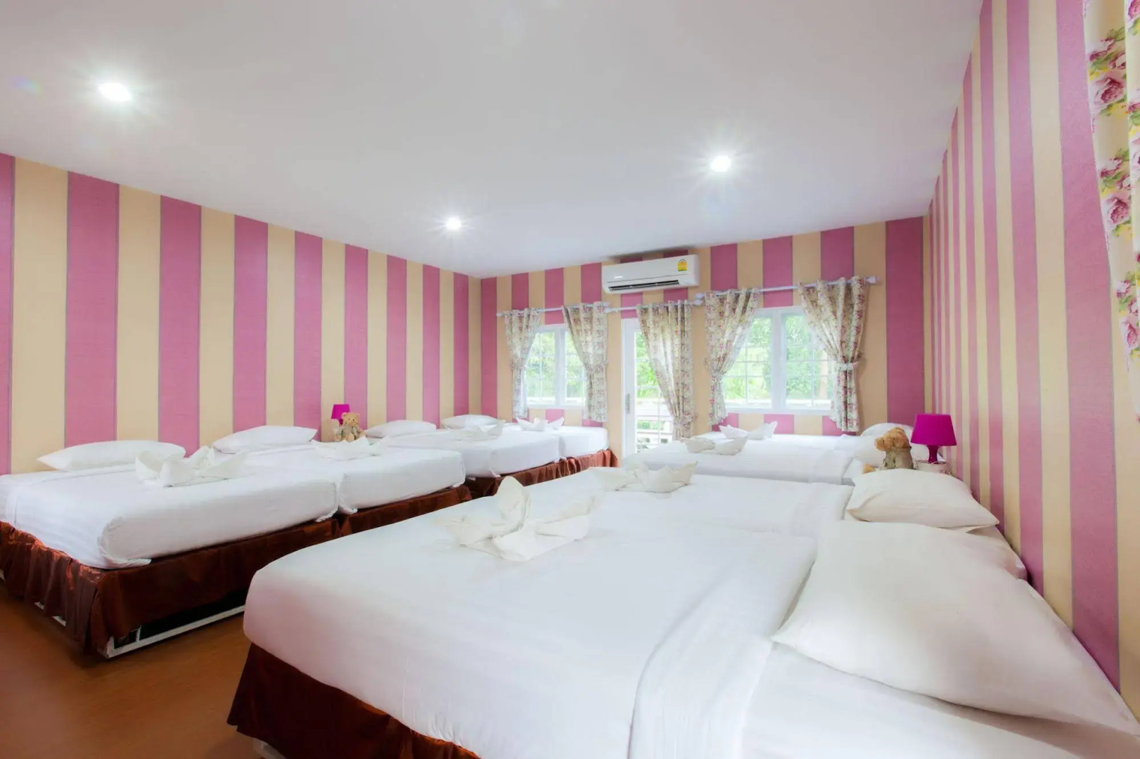 Varee Valley Resort and Restaurant