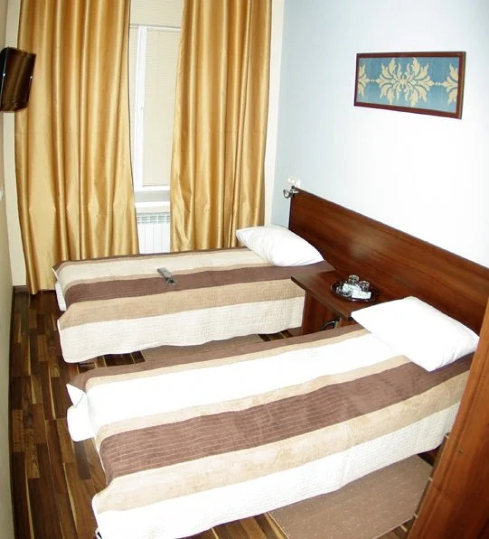 Отель Дарницкий