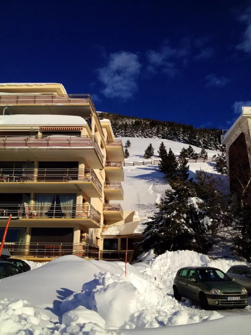 Apartment With one Bedroom in Huez, With Wonderful Mountain View and F