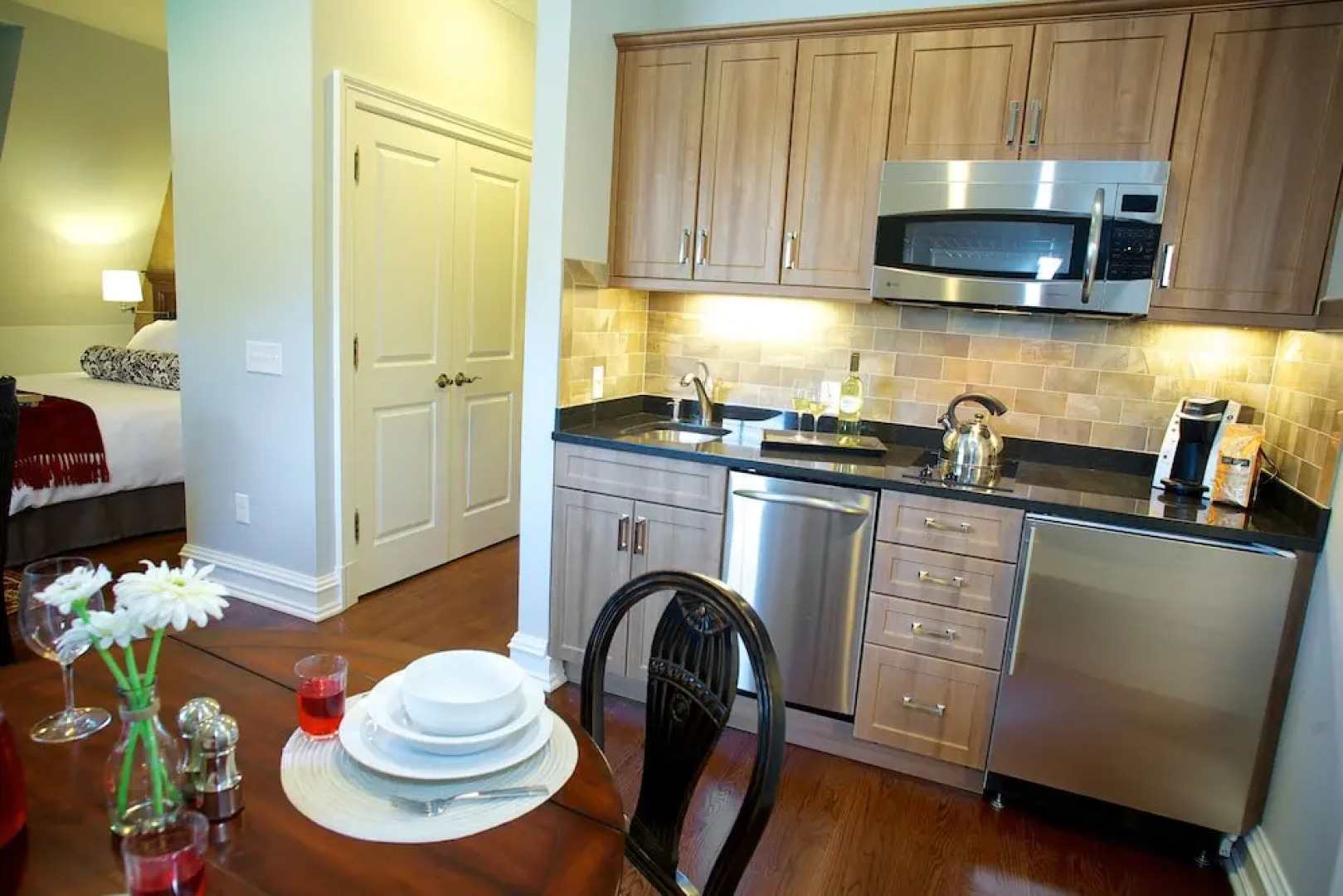 The Guesthouse at the Norwalk Inn