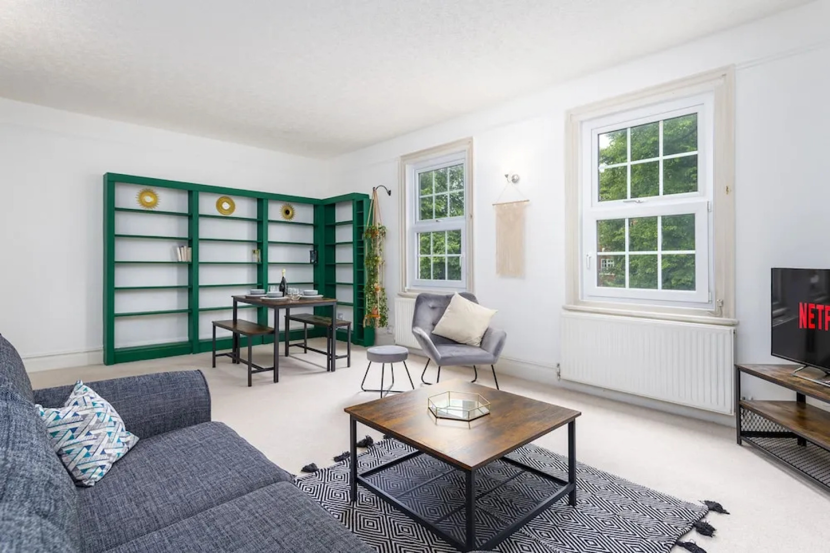 The Lincoln Book Inn