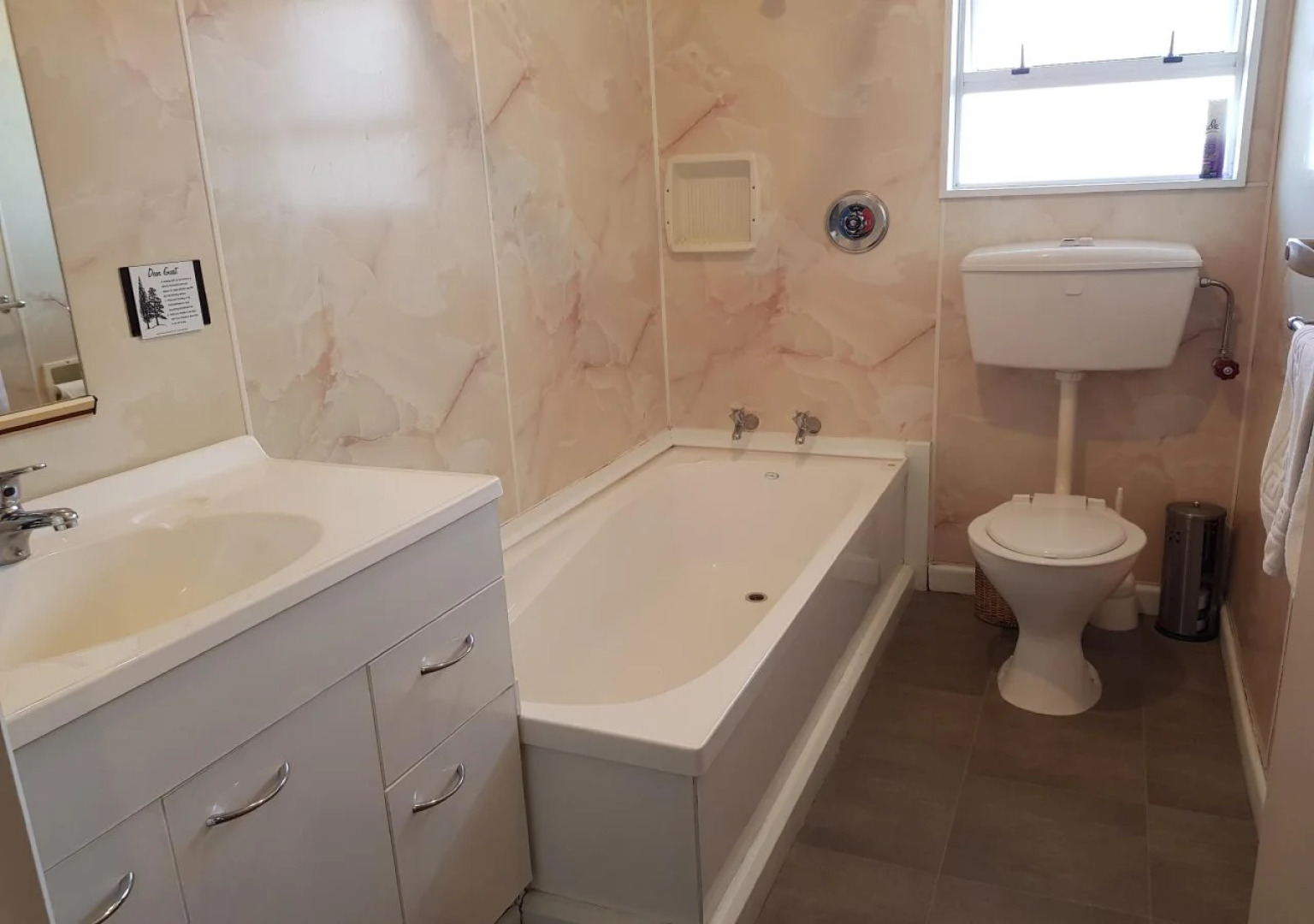 Courtesy Court Motel