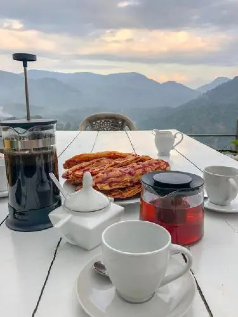 Welikande Hotel and Trekking Center