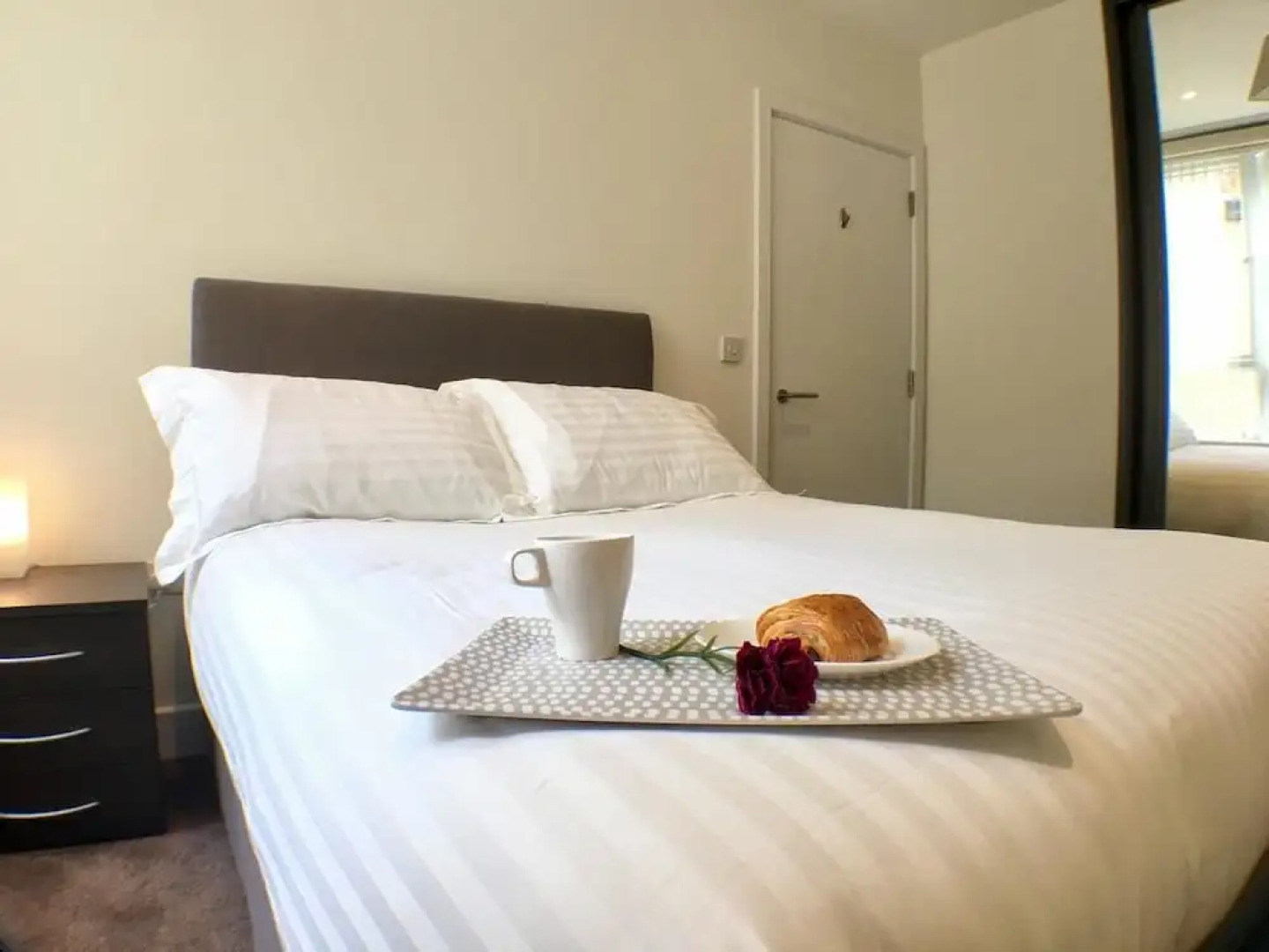 Luxurious Shelley House Apartment