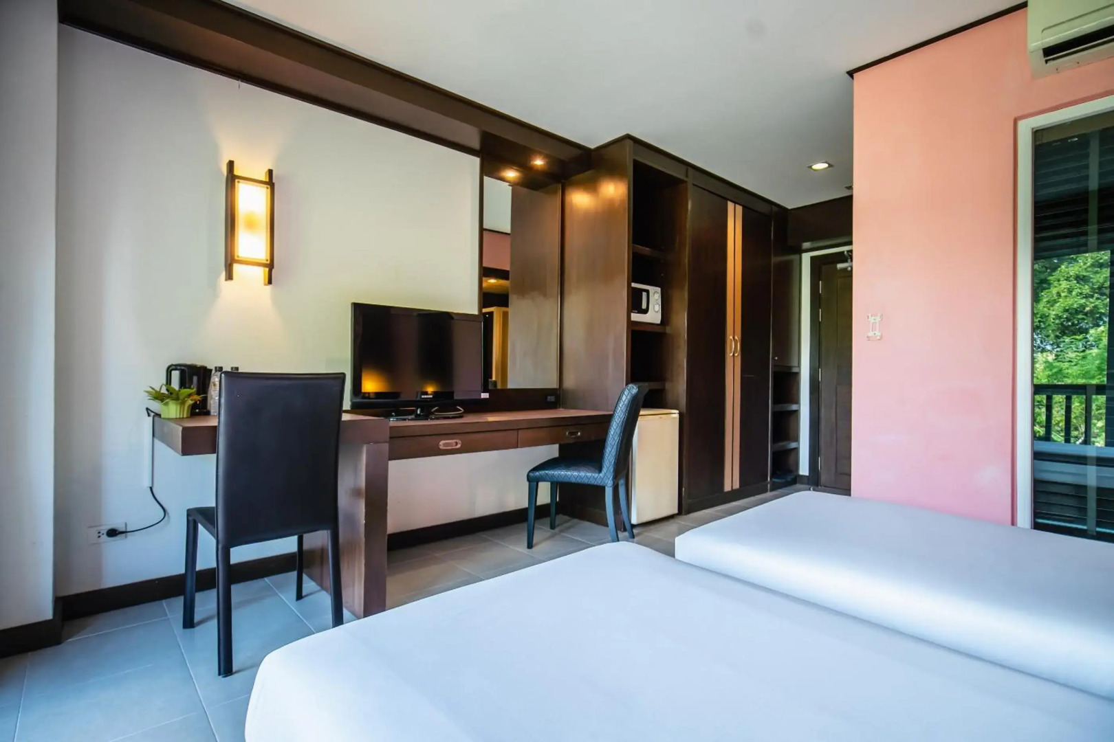 Ratana Hotel Chalong