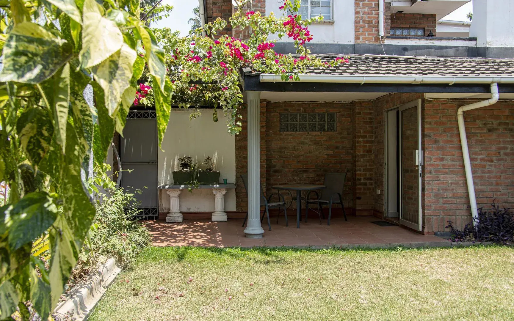 The Leslie - Bed & Breakfast