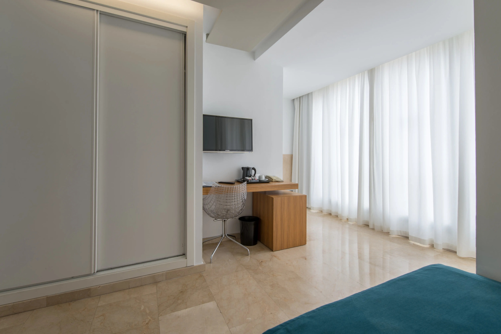 Belroy Hotel and Apartments