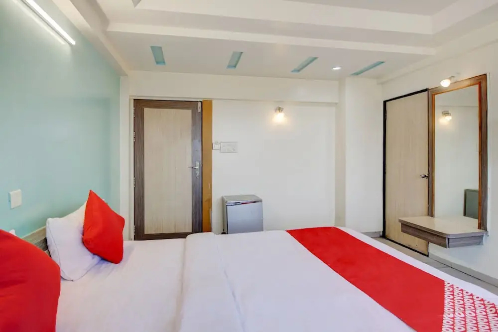 Capital O 40904 Hotel Satish Executive