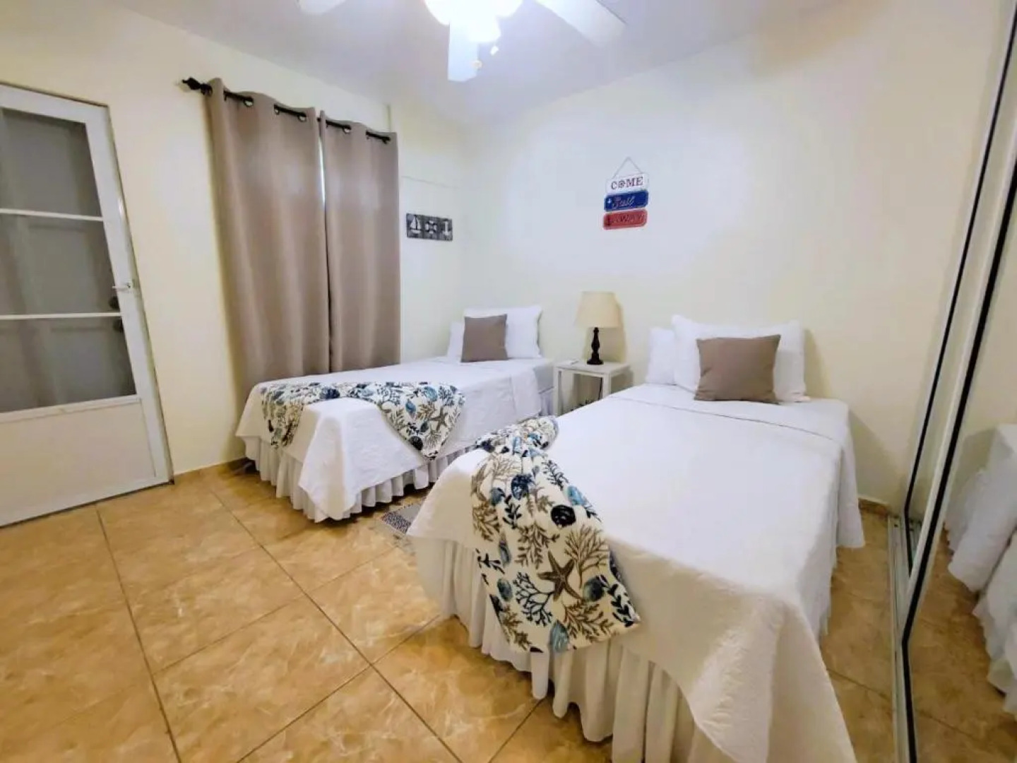 Beachaccess 2 bdr, WiFi, Hammock, Kitchen The Reef 1