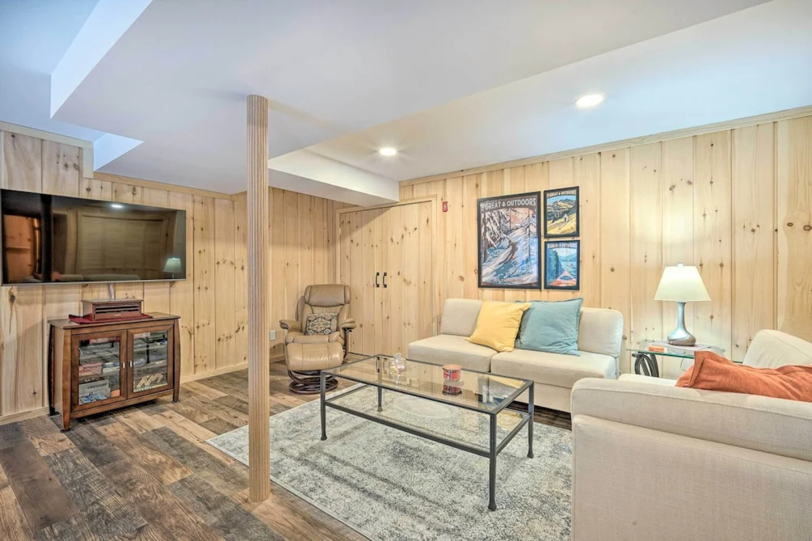 Relaxing Home Mins From Mt Snow, Hiking, & Lakes