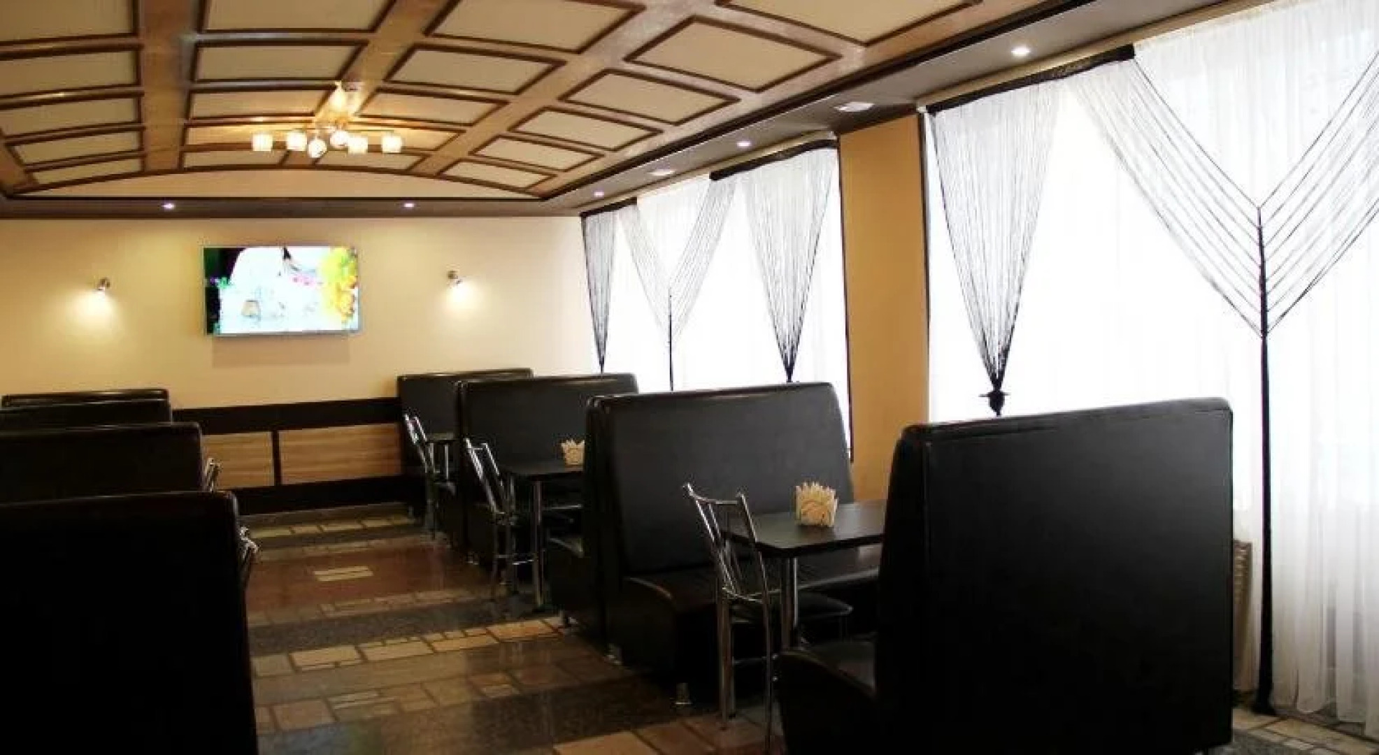 Oasis Hotel - Hostel