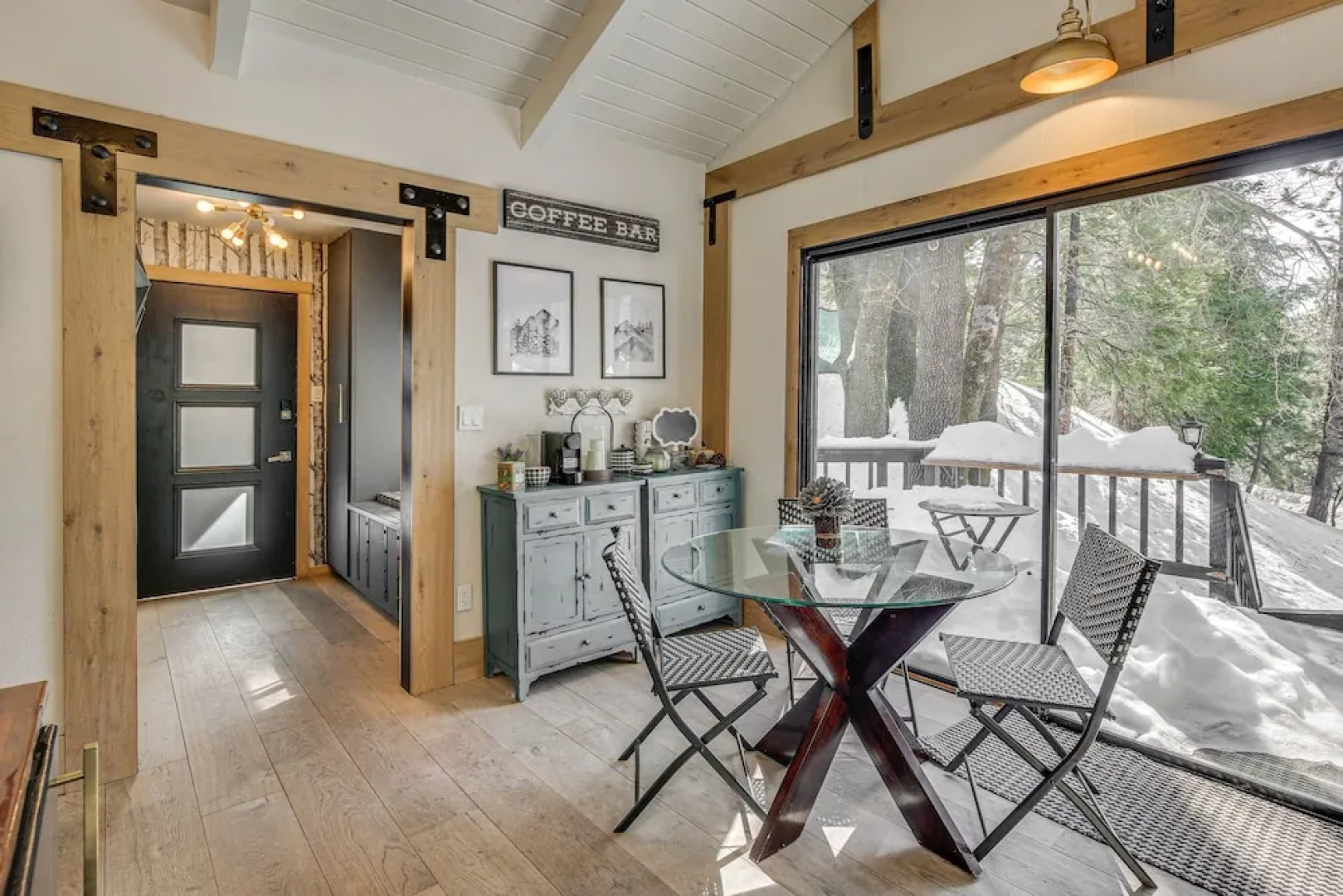 Chic Alpine Hideaway: Hiking, Skiing + Exploring!