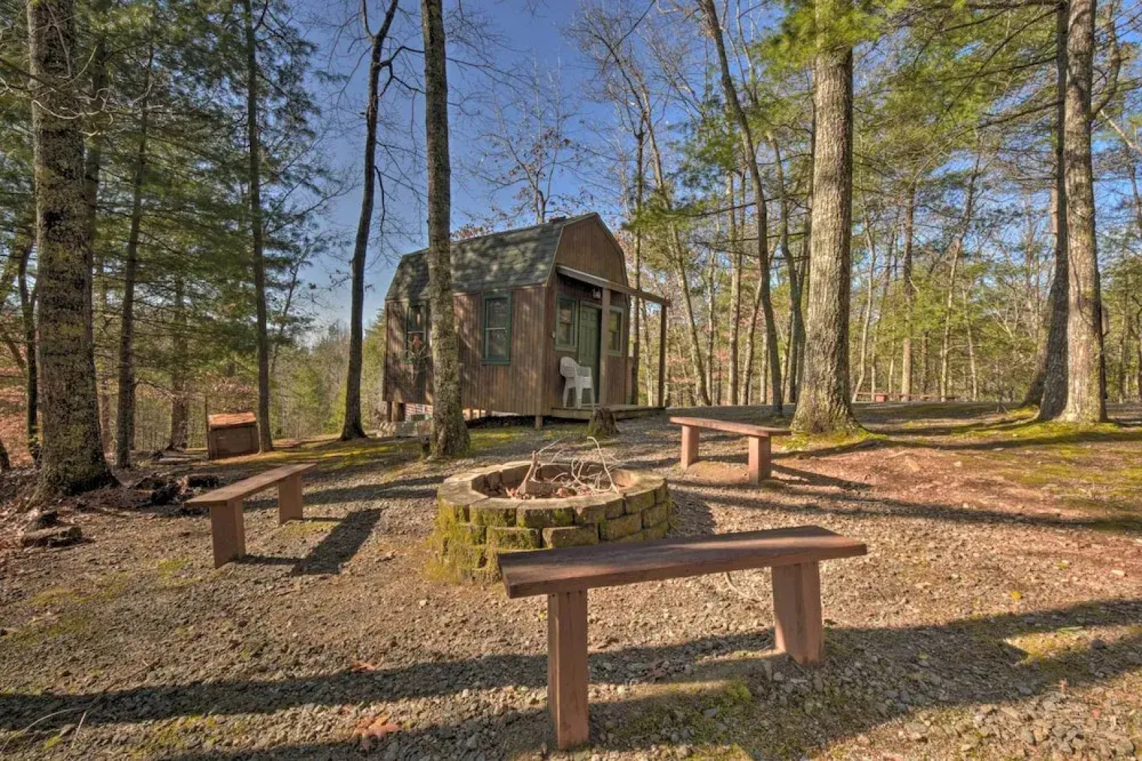 Rustic Cabin w/ Hot Tub: 2 Mi to Unicoi State Park