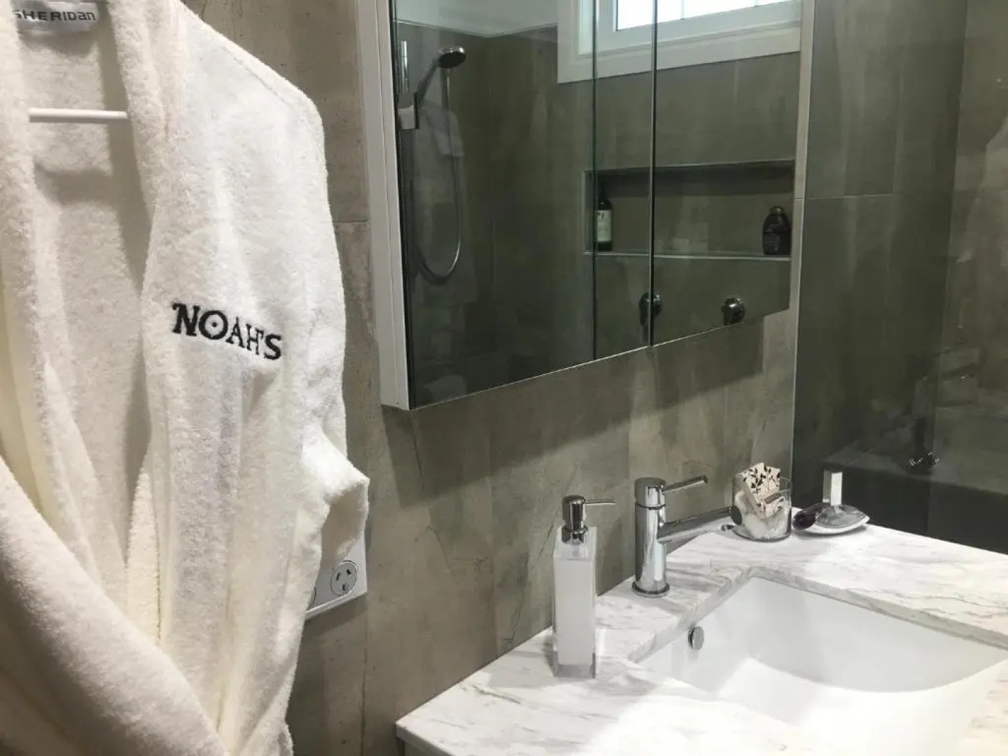 Noah's Stanley Luxury Bed and Breakfast