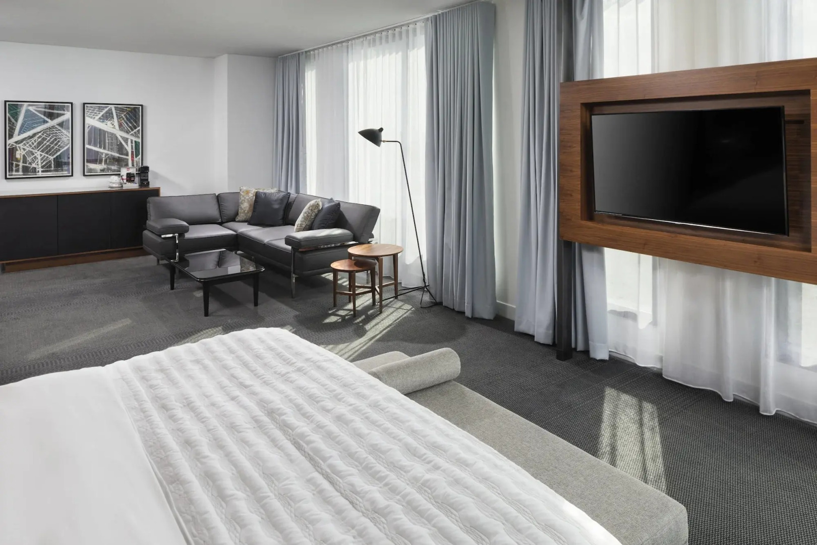 Le Méridien Columbus, The Joseph