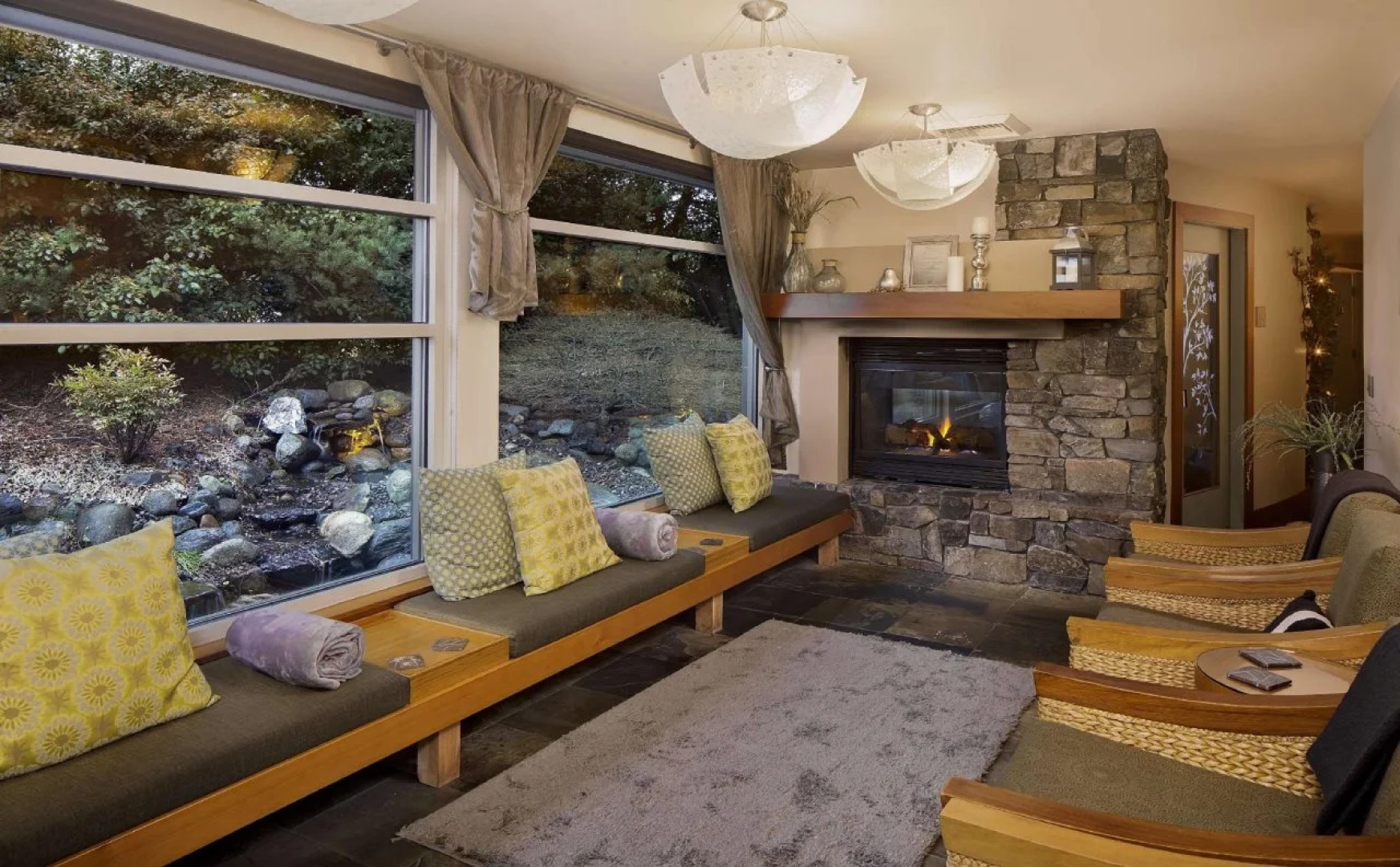 Chrysalis Inn & Spa Bellingham, Curio Collection by Hilton