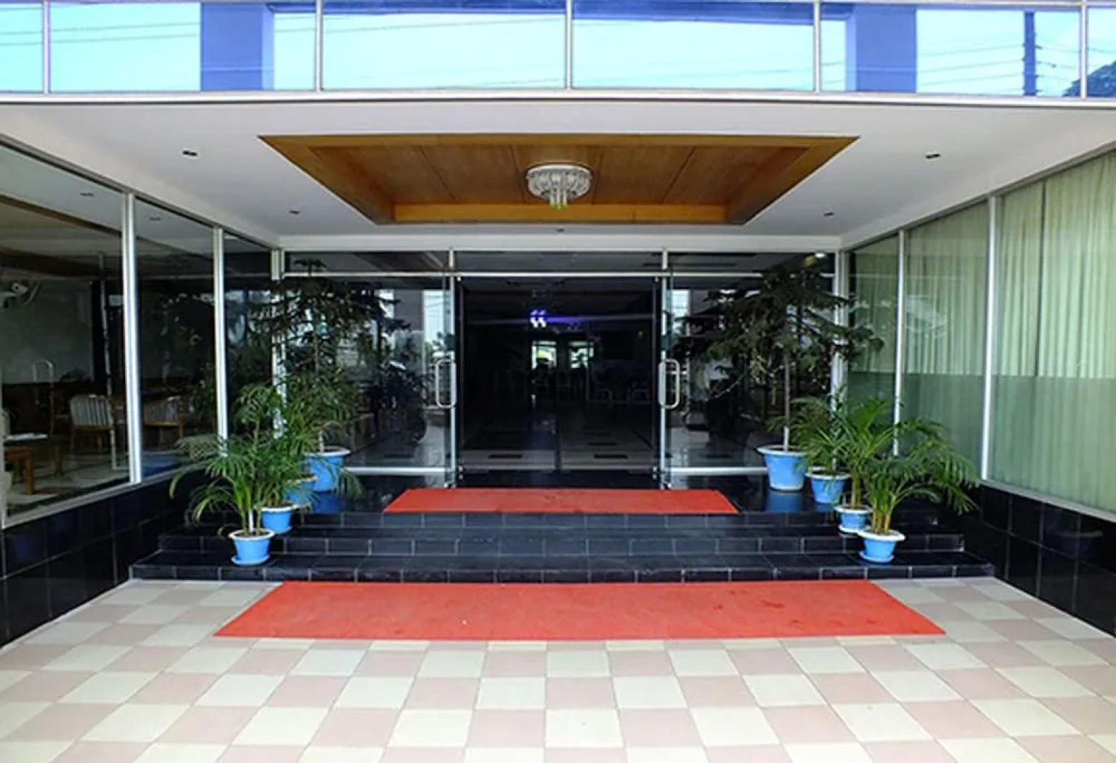 Uni Resort