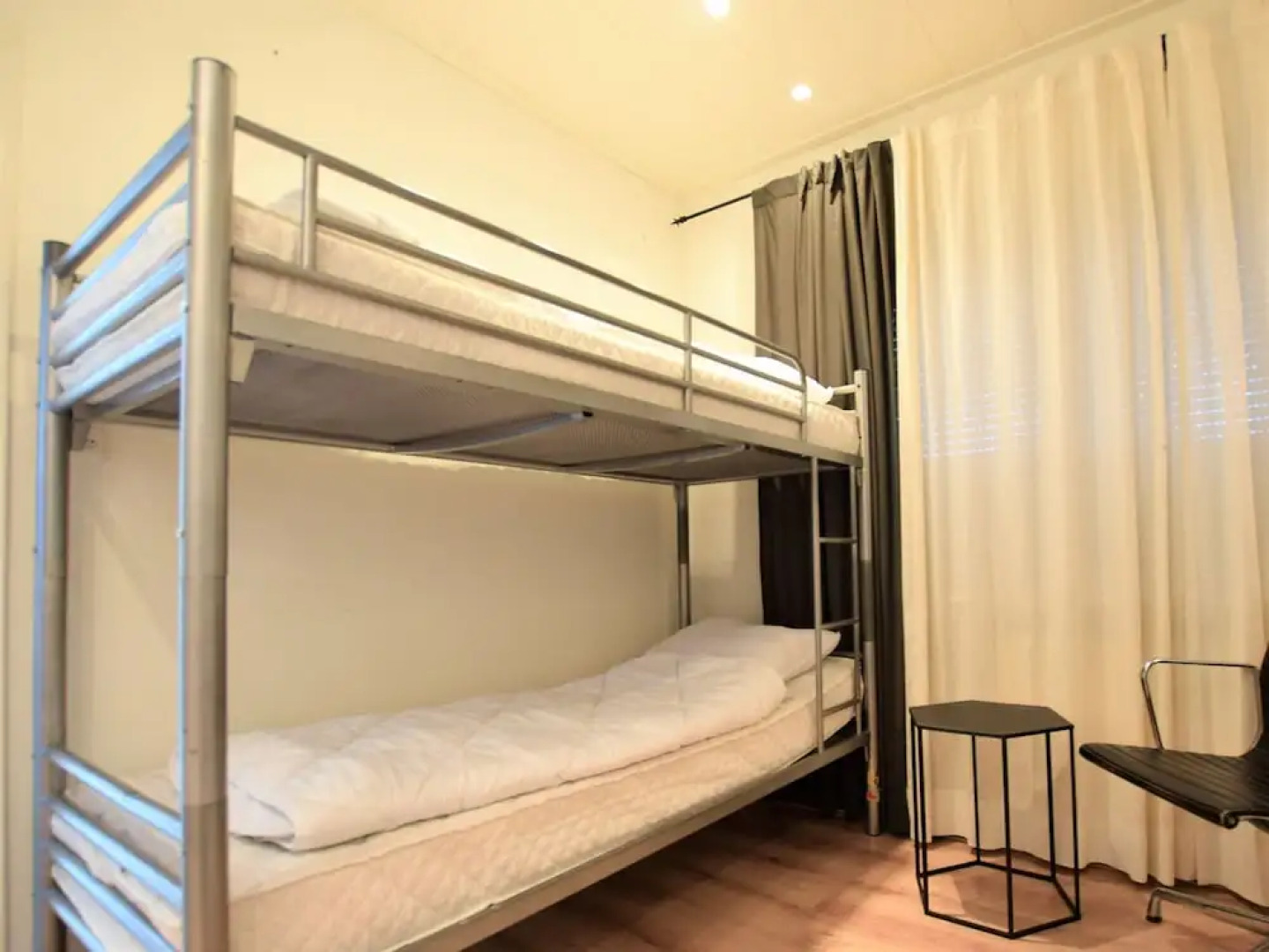 Holdiay Home in Den Helder with private terrace and garden