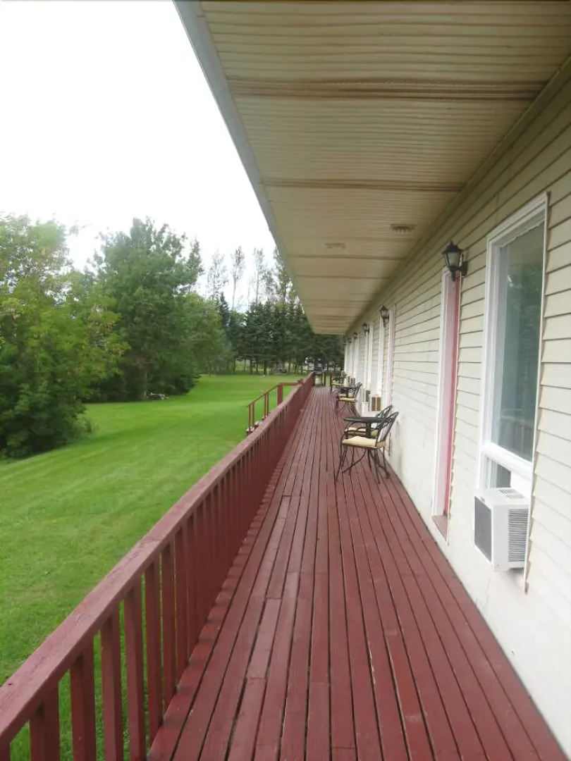 Summerside Motel & Cottages